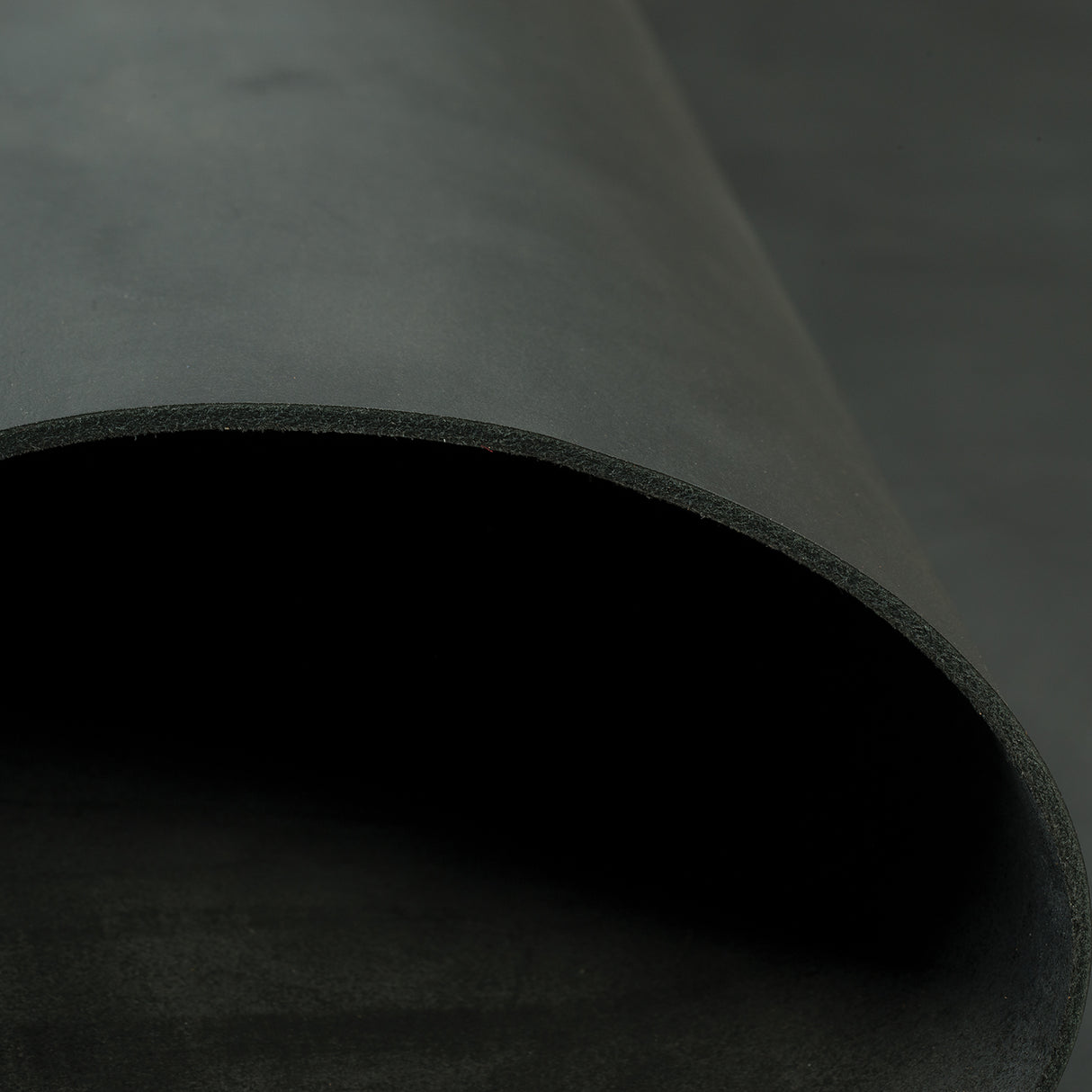 Pioneer Chrome Oil Tanned Top Grain Leather Side, 5-6 oz