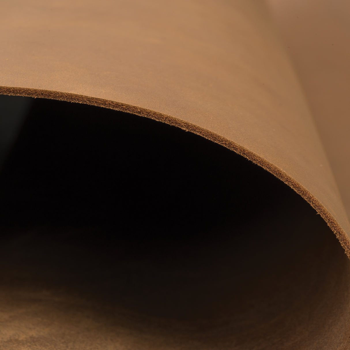 Pioneer Chrome Oil Tanned Top Grain Leather Side, 5-6 oz