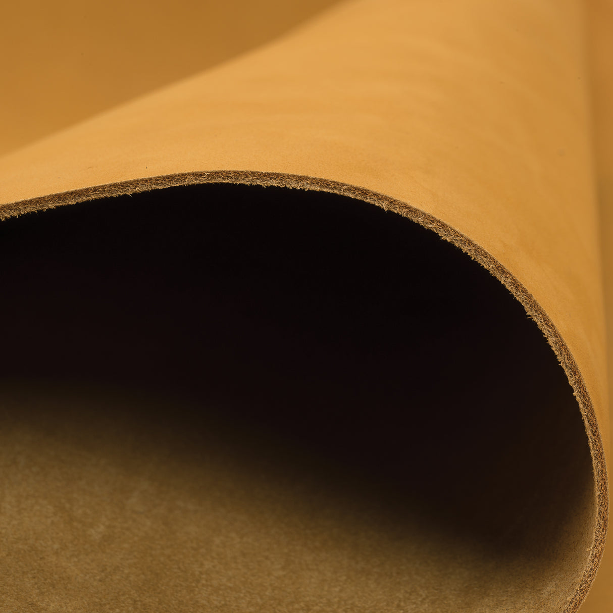 Pioneer Chrome Oil Tanned Top Grain Leather Side, 5-6 oz