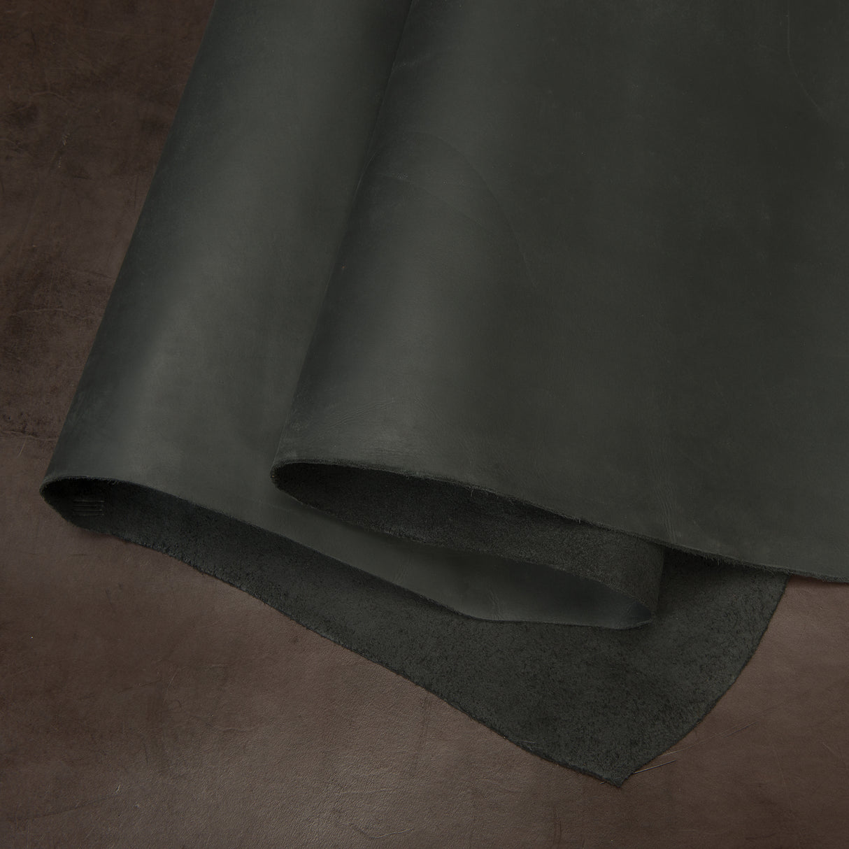 Matte Chrome Tanned Water Buffalo Leather, 5-6 oz.