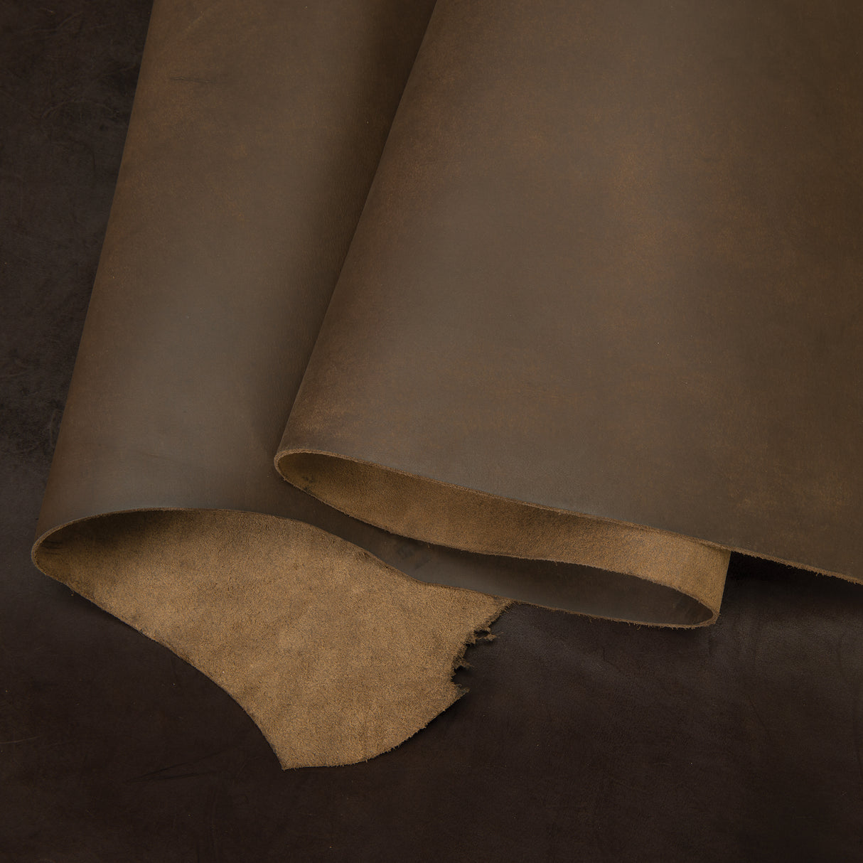 Matte Chrome Tanned Water Buffalo Leather, 5-6 oz.