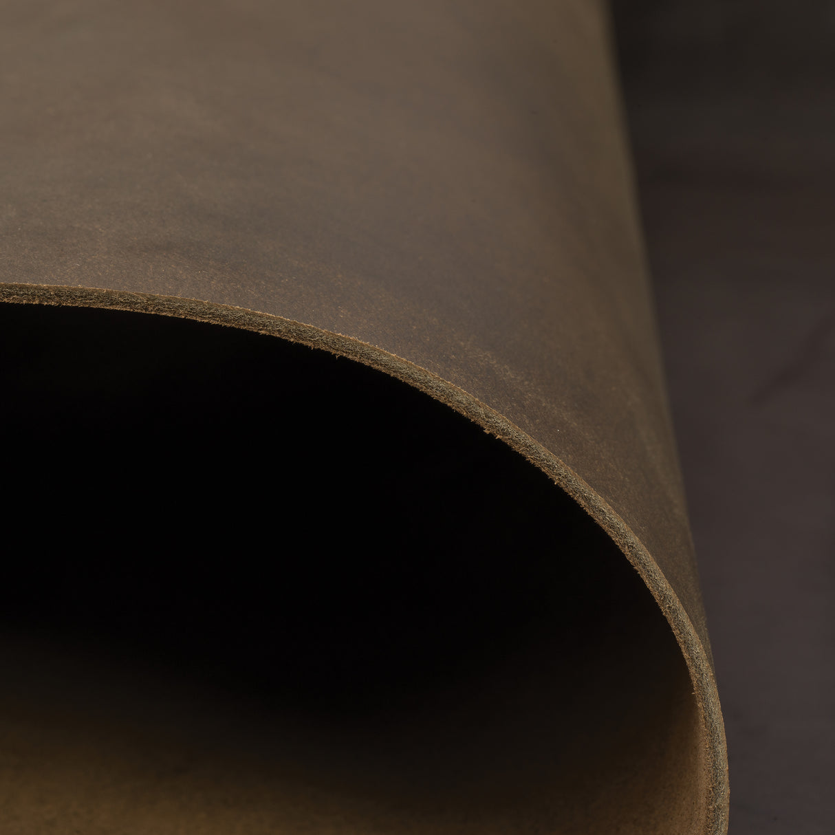 Matte Chrome Tanned Water Buffalo Leather, 5-6 oz.