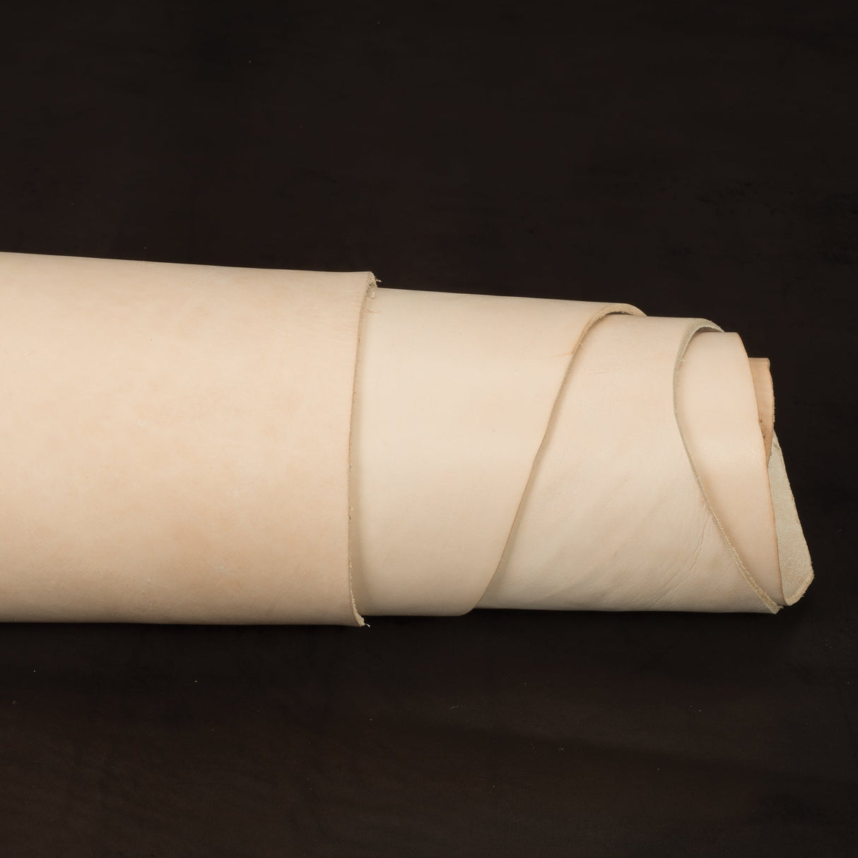 Sample, Veg Tanned V-Cut Double Shoulders