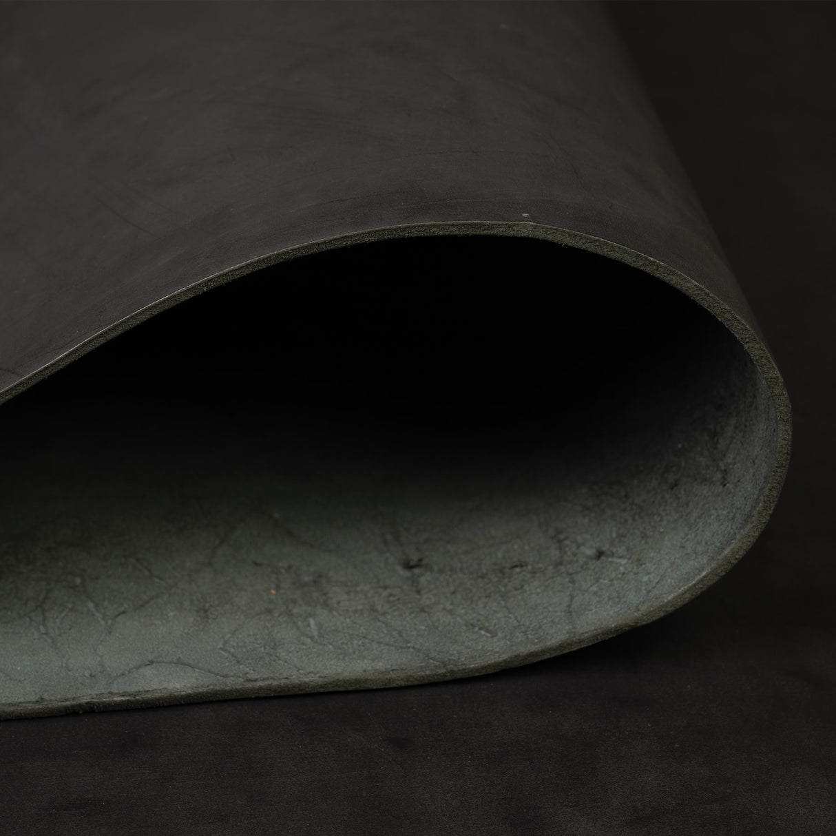 Economy Skirting Leather Side, 13/15 oz.