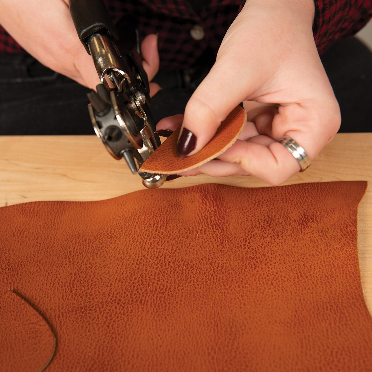 Fire Veg Tan Leather, 3-4 oz.