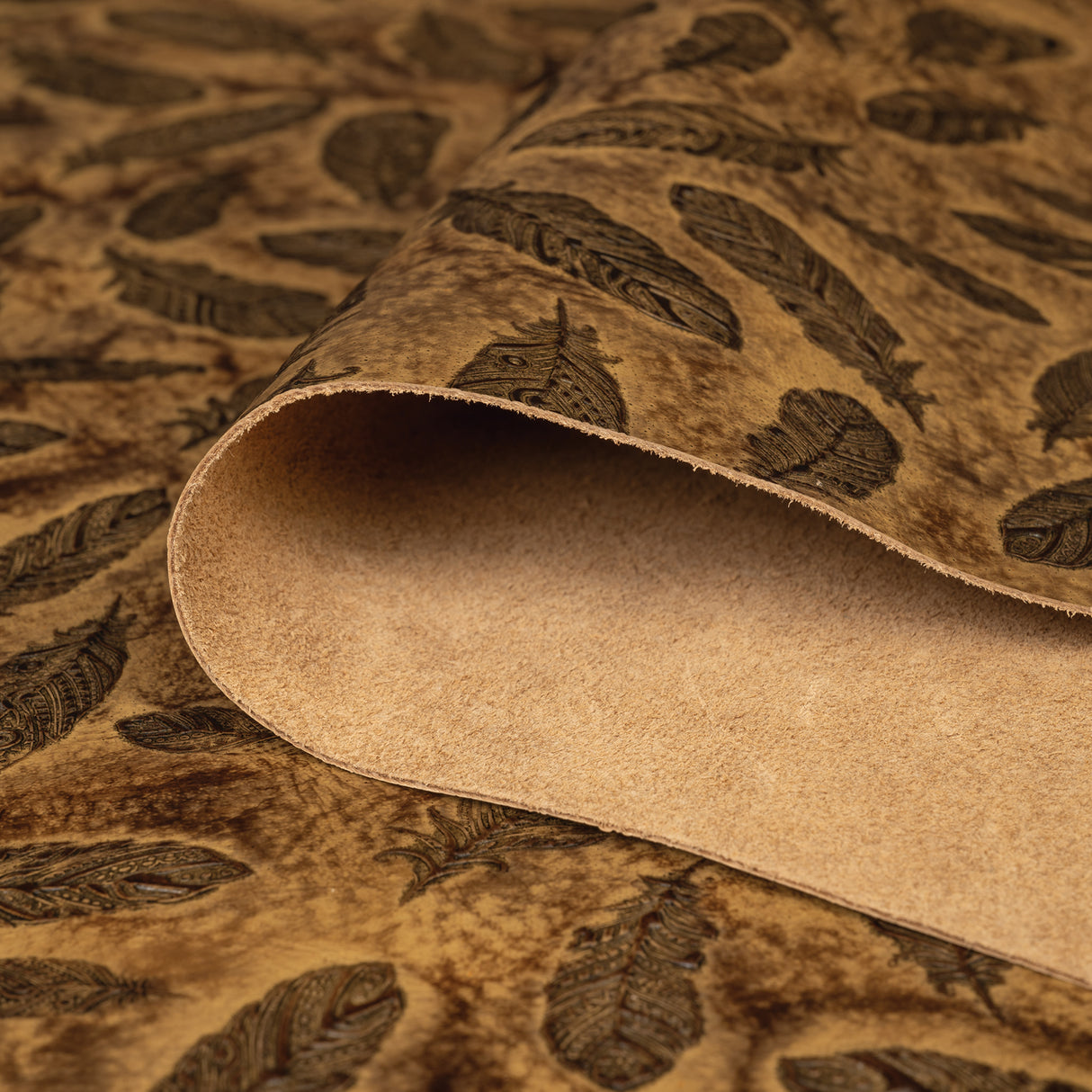 Embossed Leather, 2/3 oz., Mini Plumas Brown