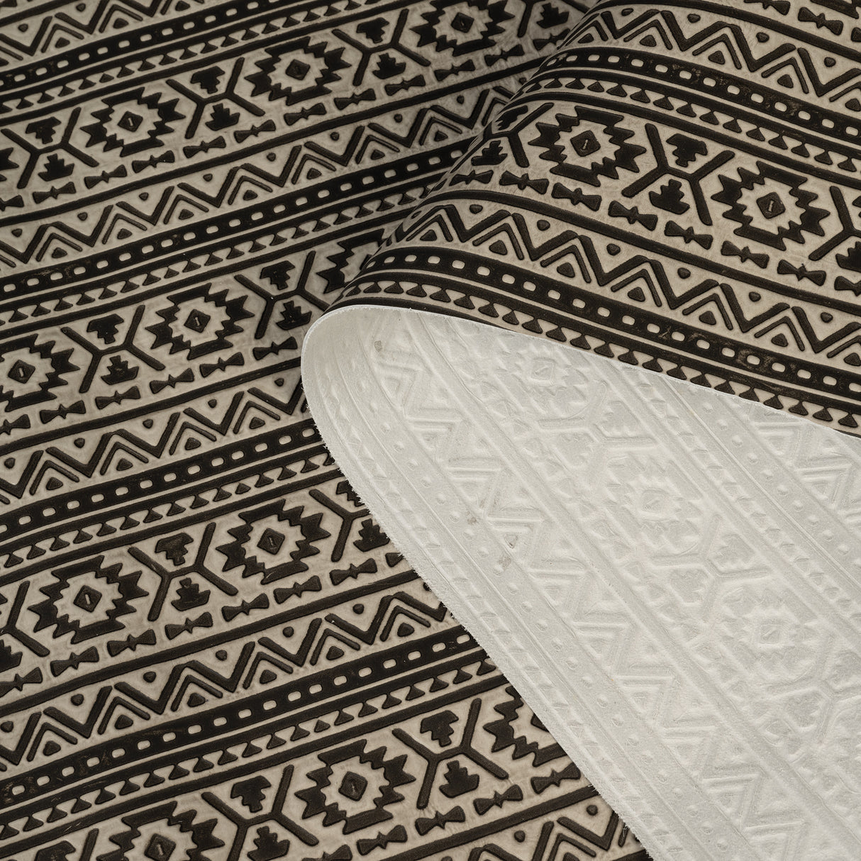 Embossed Leather, 2-3 oz., Southwest