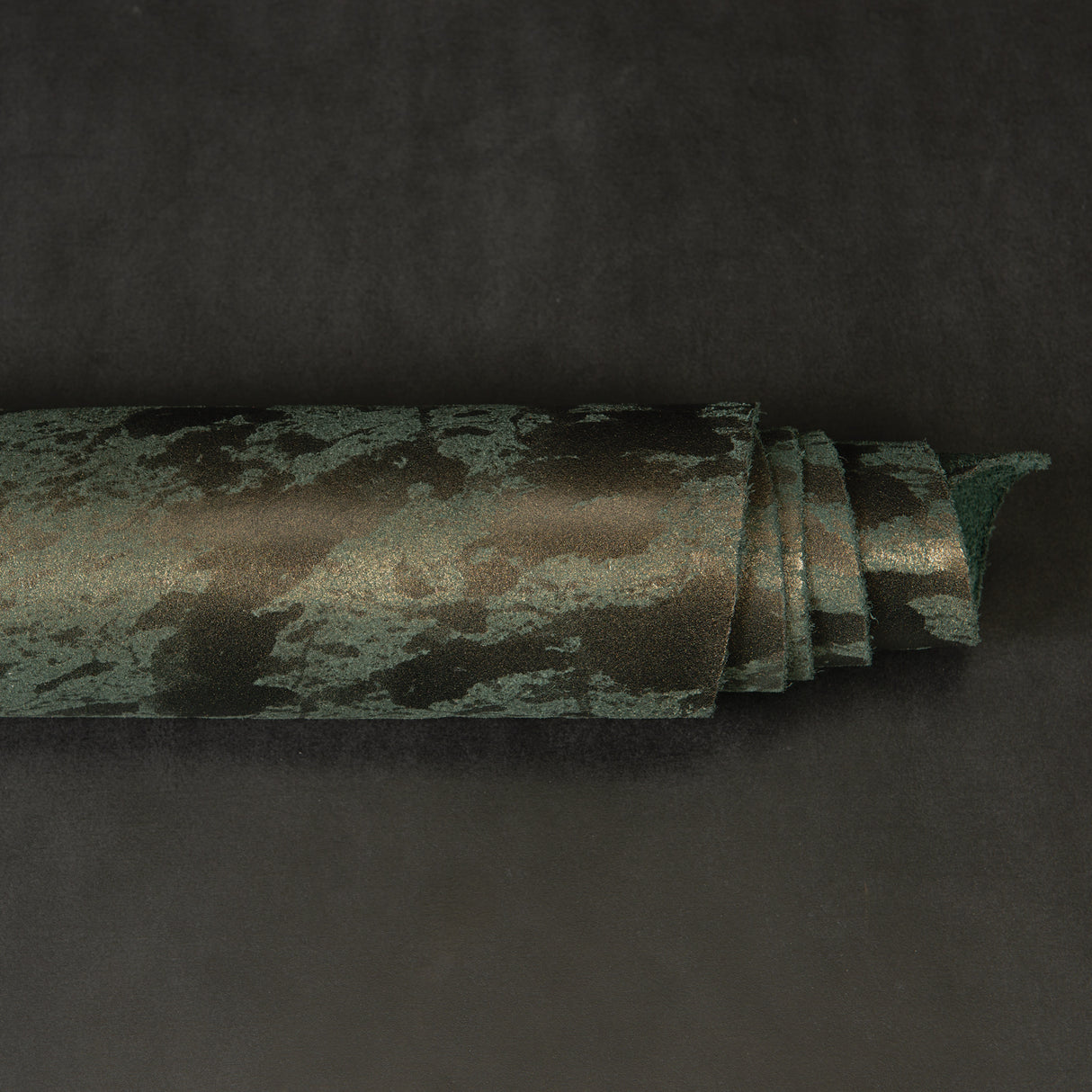 Illusion Chrome Tanned Leather, 2/3 oz.