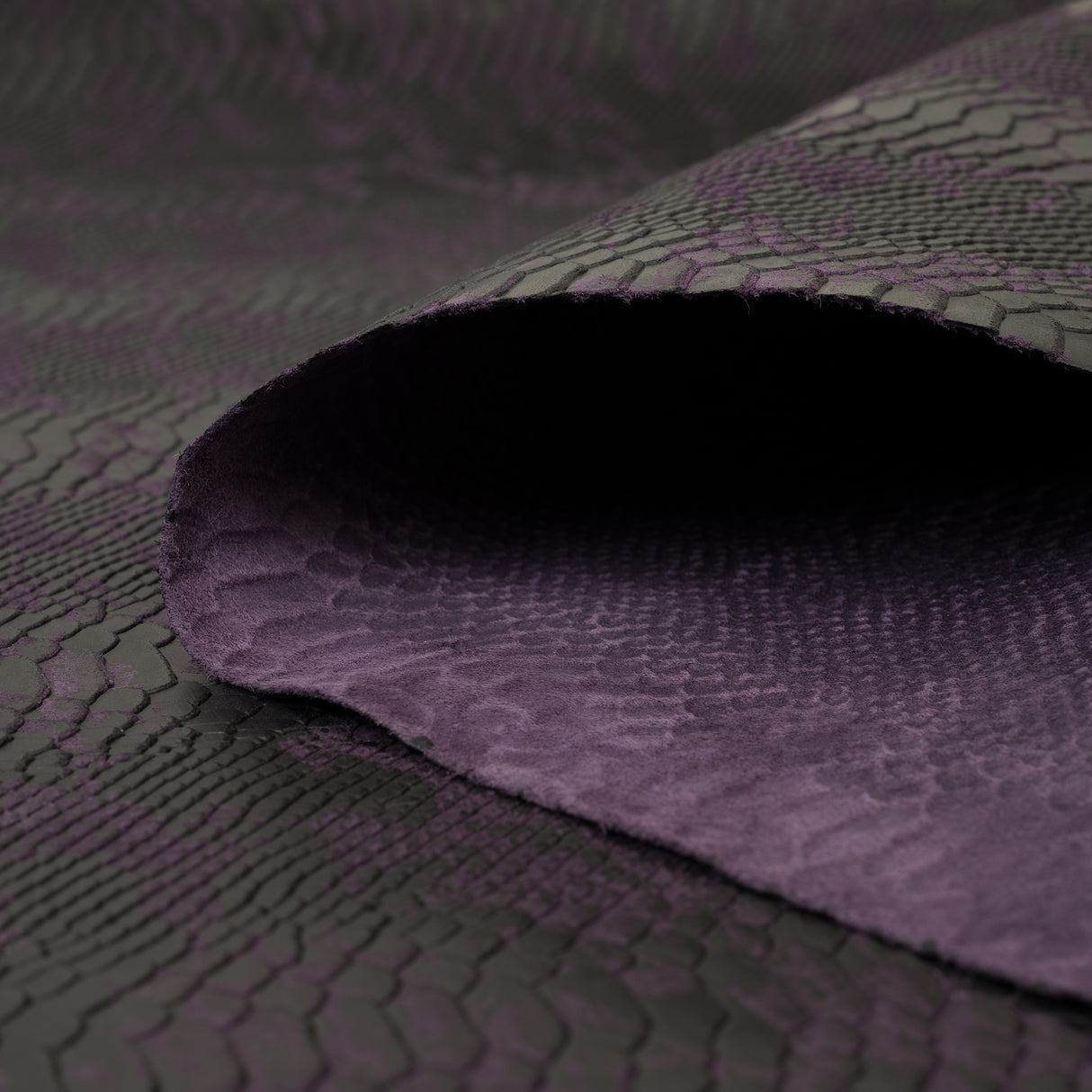 Exotic Embossed Leather, 3/4 oz.