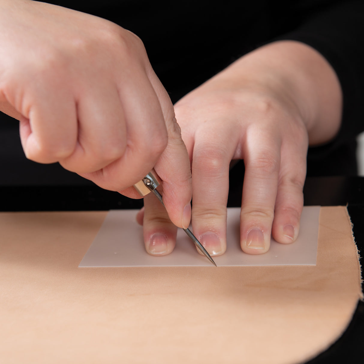 Veg Tanned Double Shoulder with Pasted Back, 9/10 oz.