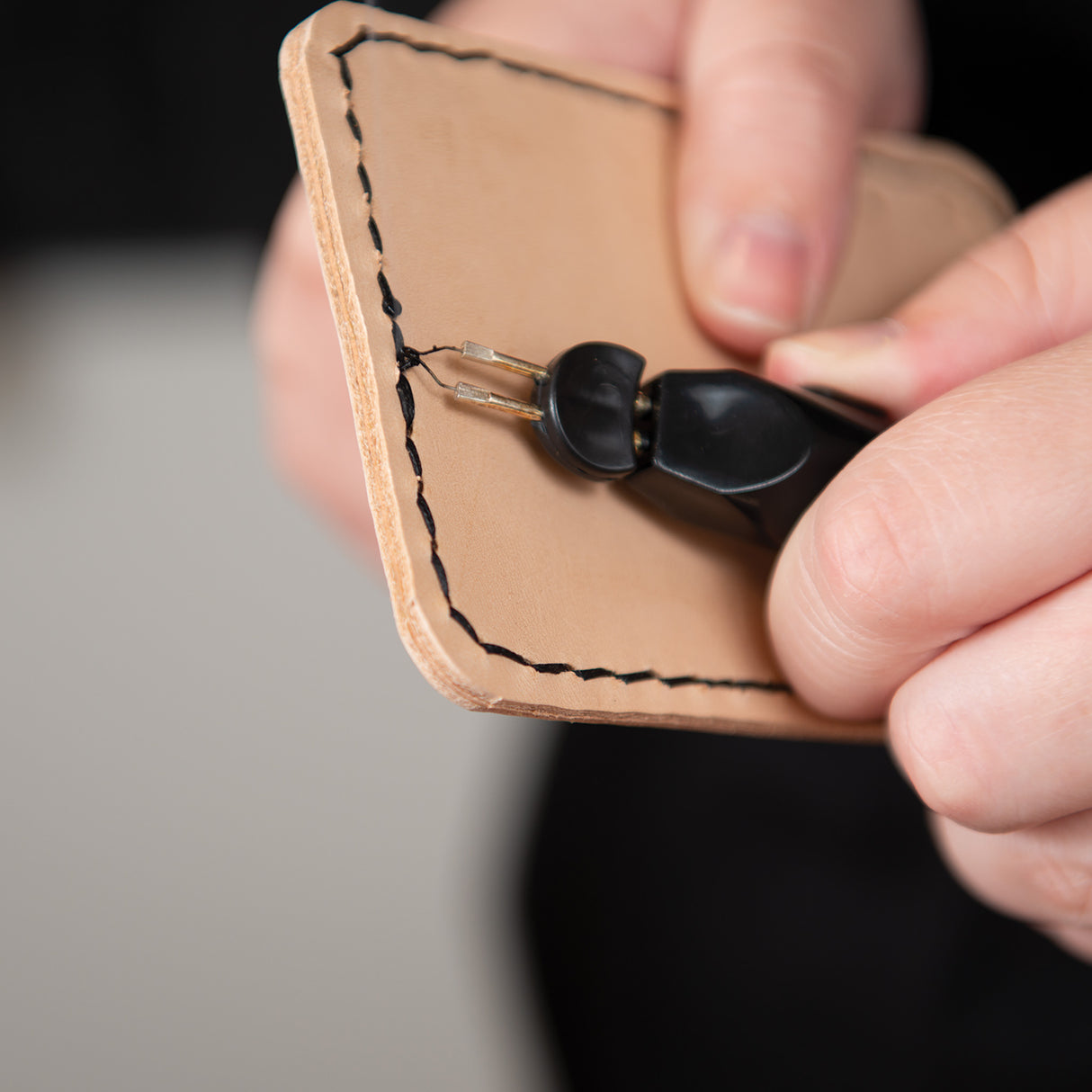 Veg Tanned Double Shoulder with Pasted Back, 9/10 oz.