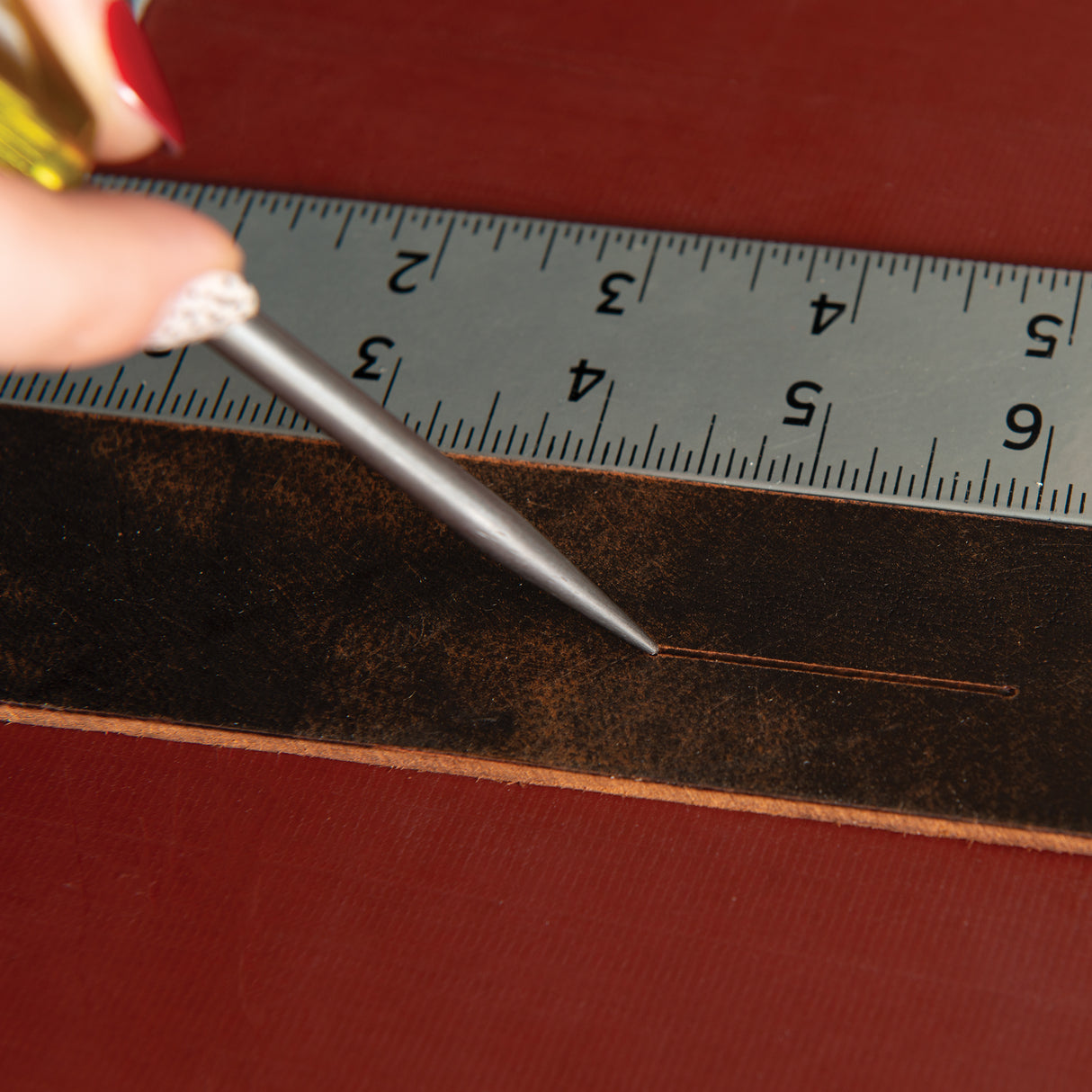 #4 Heavy-Duty Scratch Awl 3-1/2"