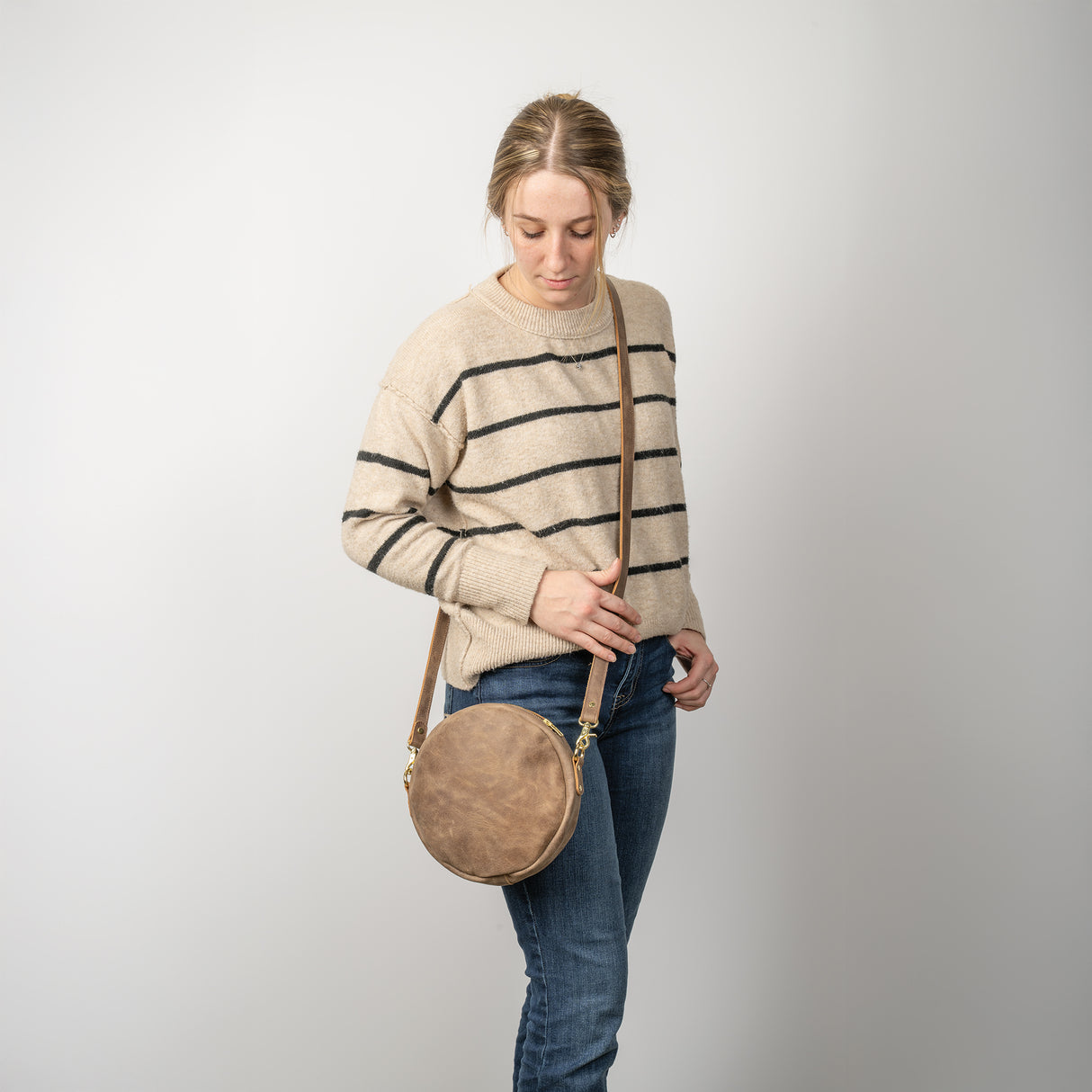 Circle Bag Crossbody Class, August