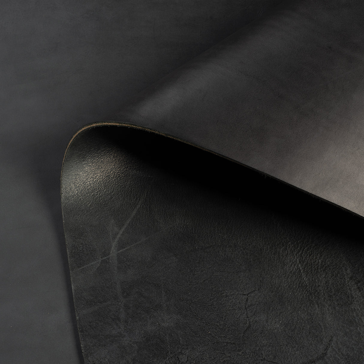 CHAHINLEATHER® English Bridle Leather, Single Shoulder, 12/13 oz.