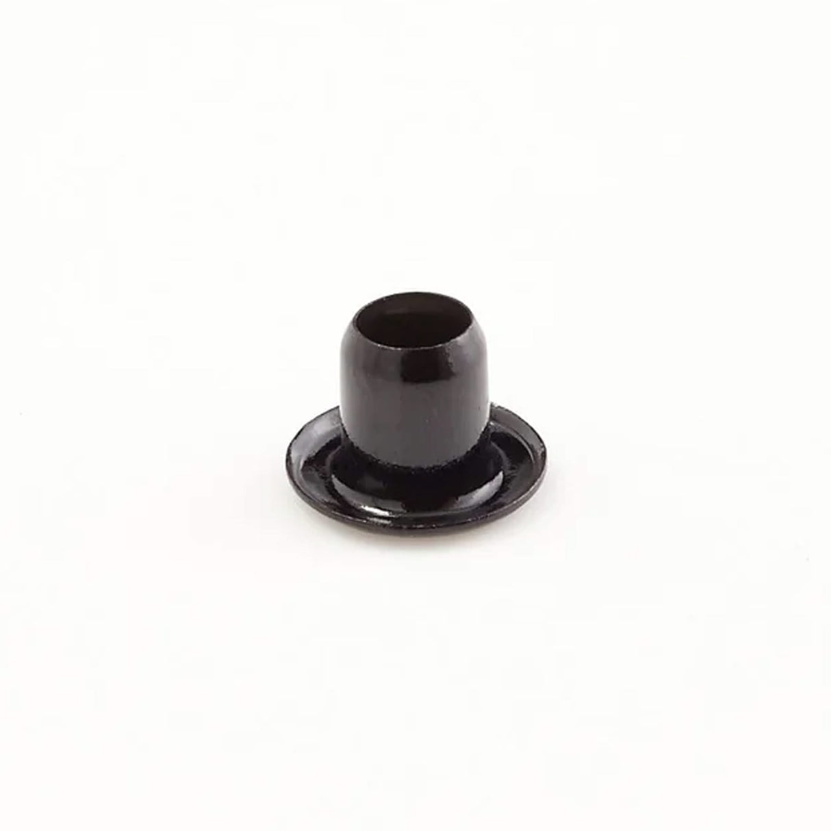 3.9mm Black, Eyelet, Solid Brass - 12 pk
