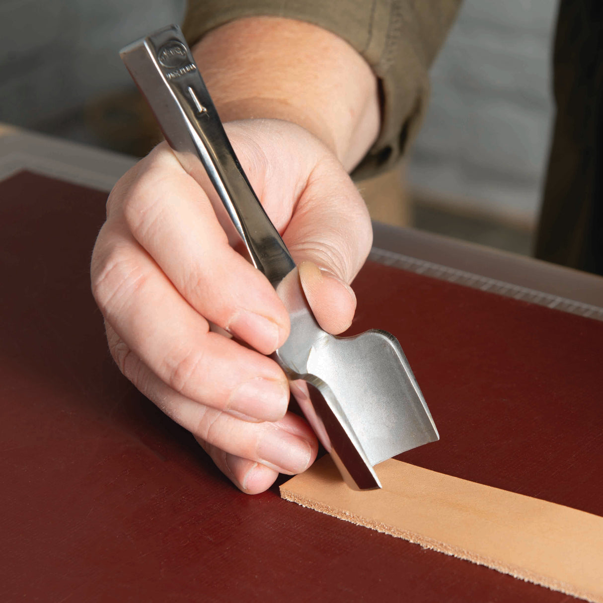 Master Tool English Point Punch