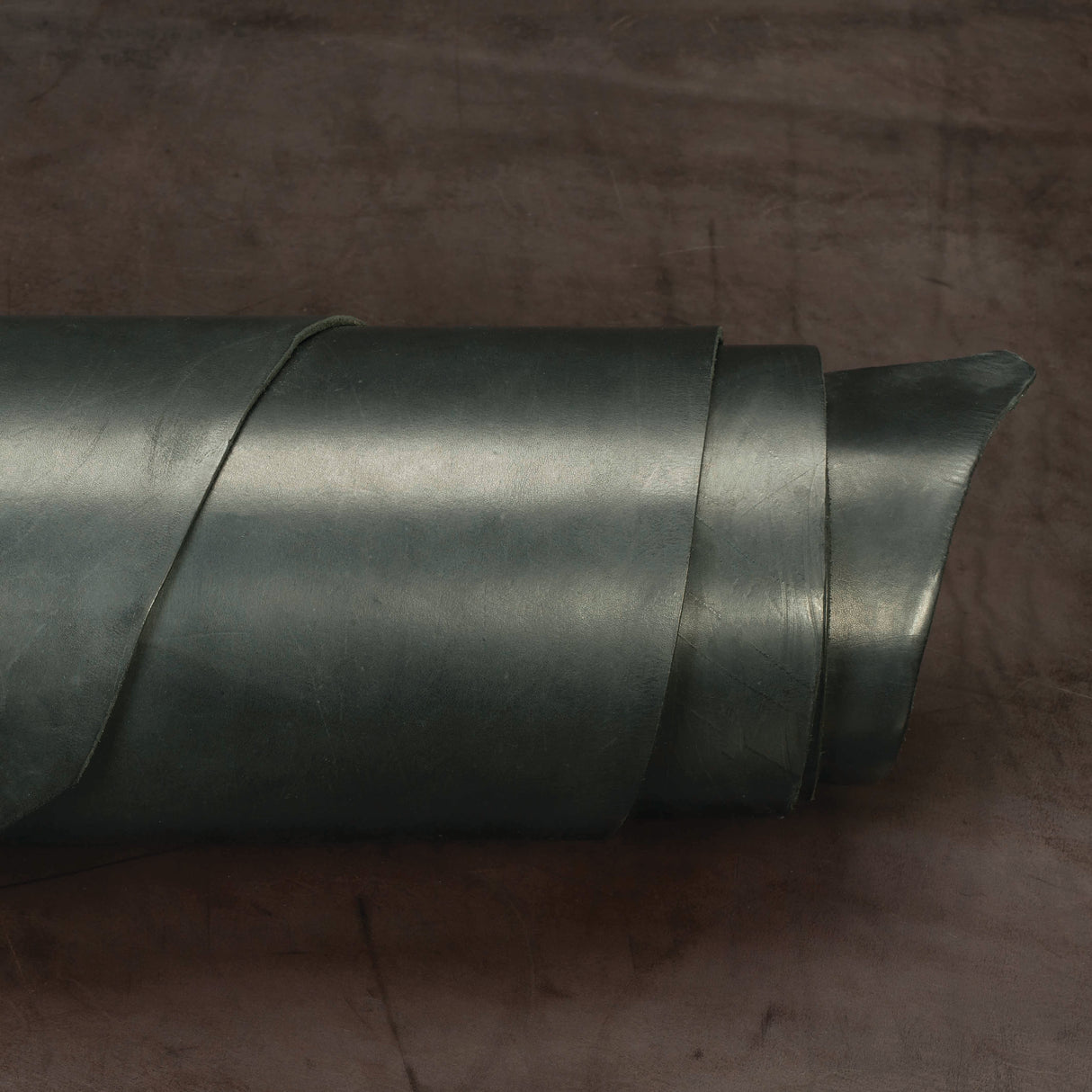 CHAHINLEATHER® Utility Grade Black Heavy Harness Leather, 10/12 oz.