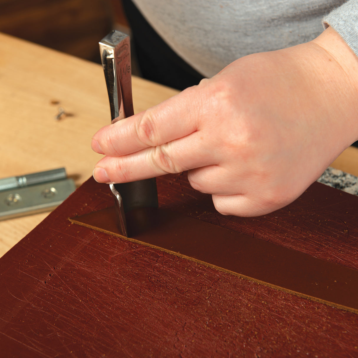 Master Tool Round Strap End Punch