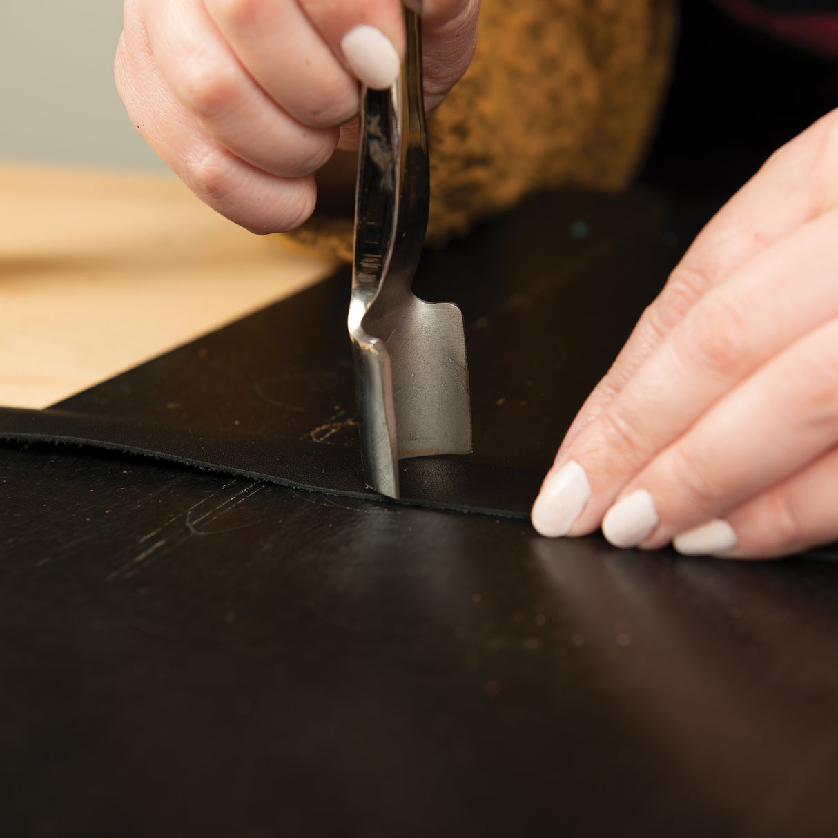 Master Tool Round Strap End Punch