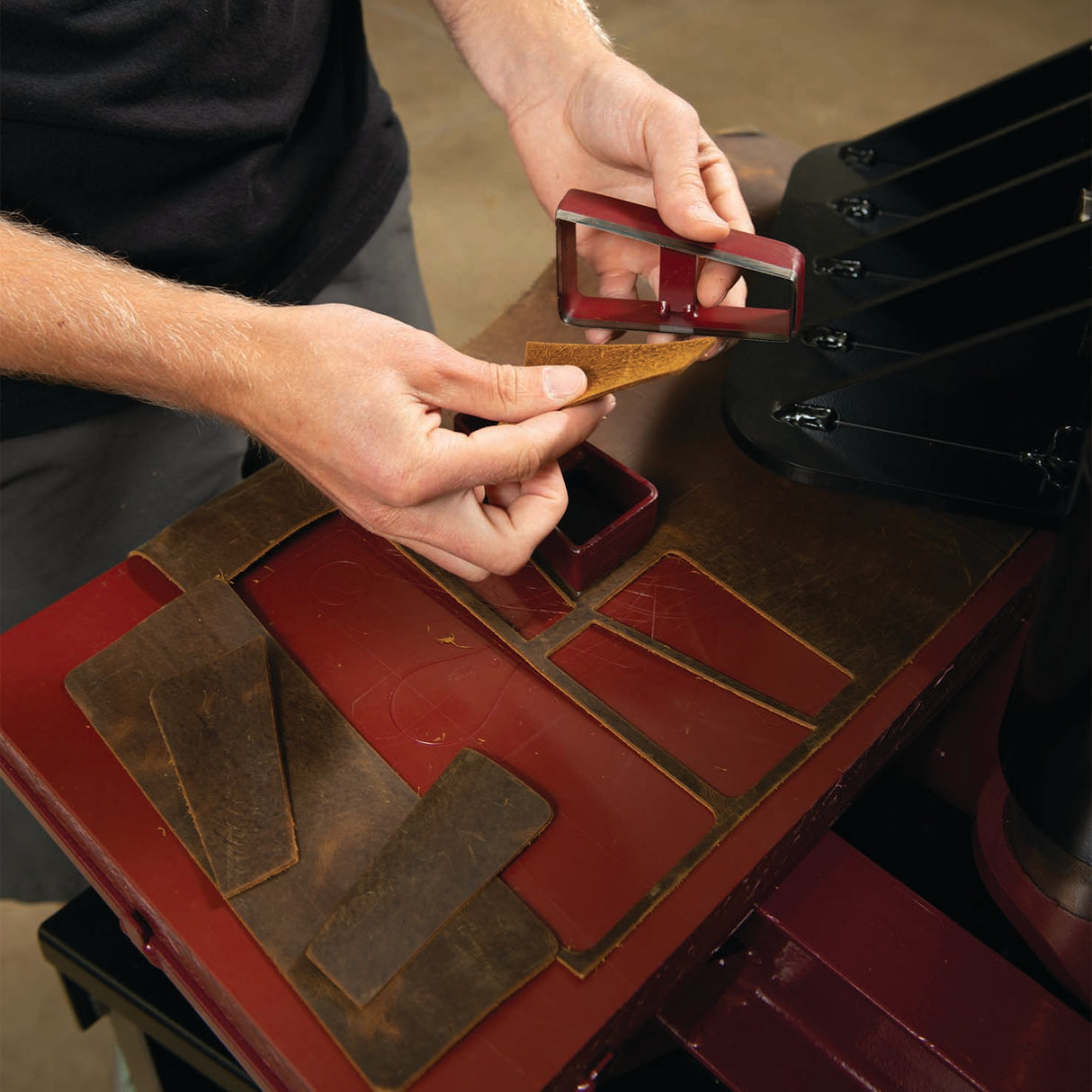 Master Tool Mighty Wonder 8 Ton Hand-Operated Clicker