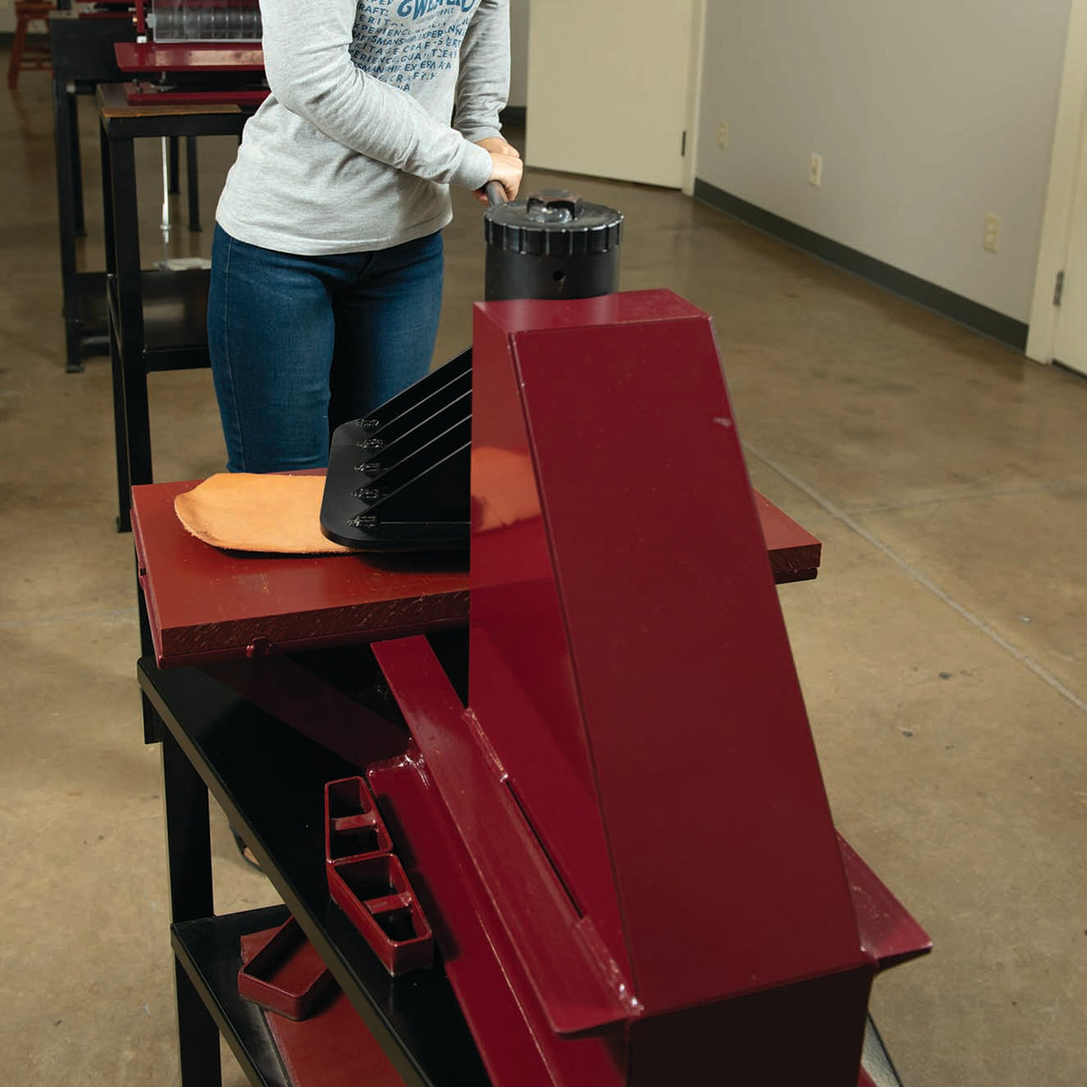 Master Tool Mighty Wonder 8 Ton Hand-Operated Clicker