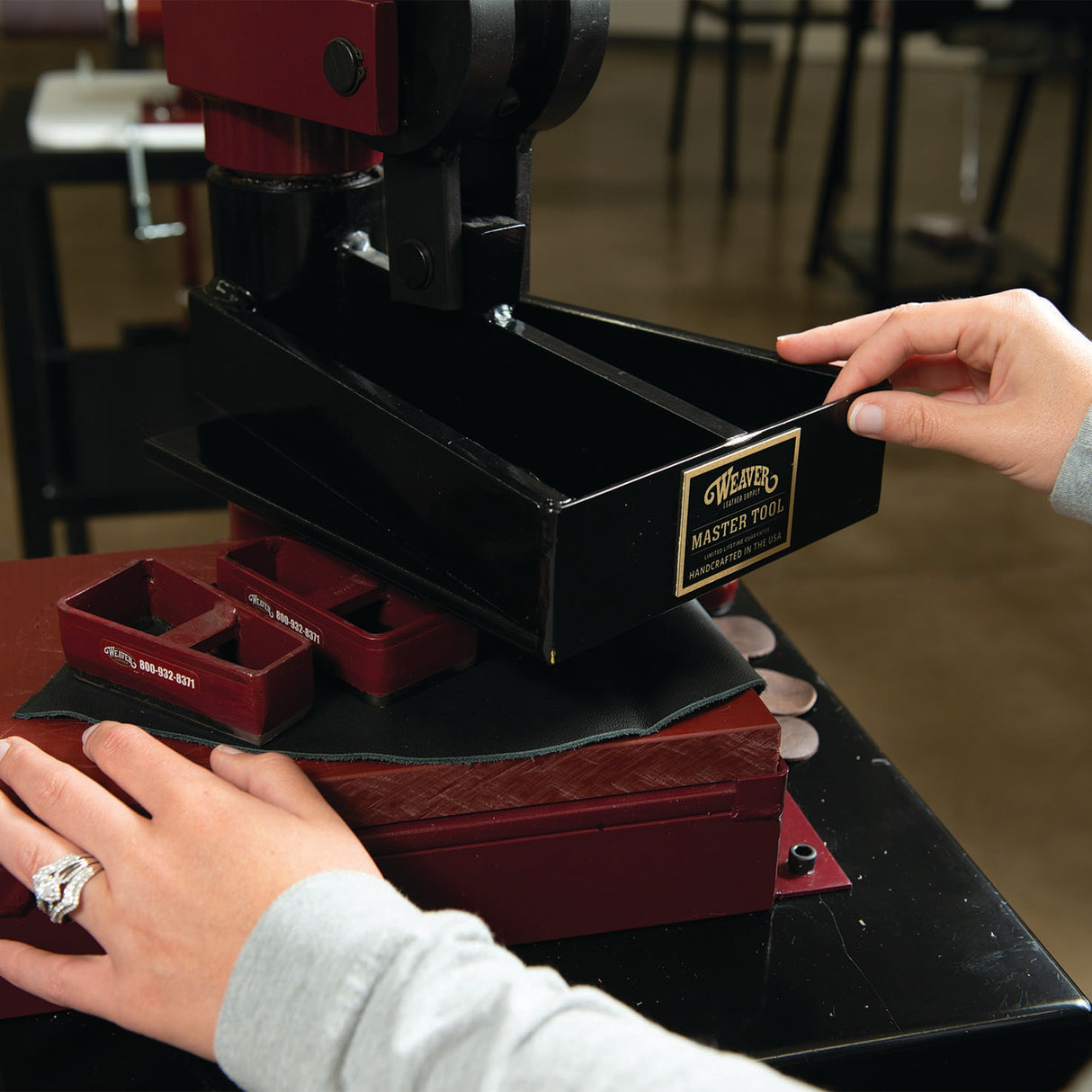 Master Tool Mighty Wonder 4 Ton Hand-Operated Clicker