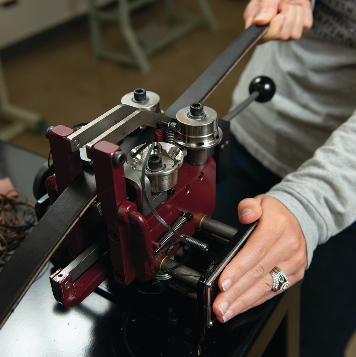 Master Tool Deluxe EZ Edge Strap Beveler