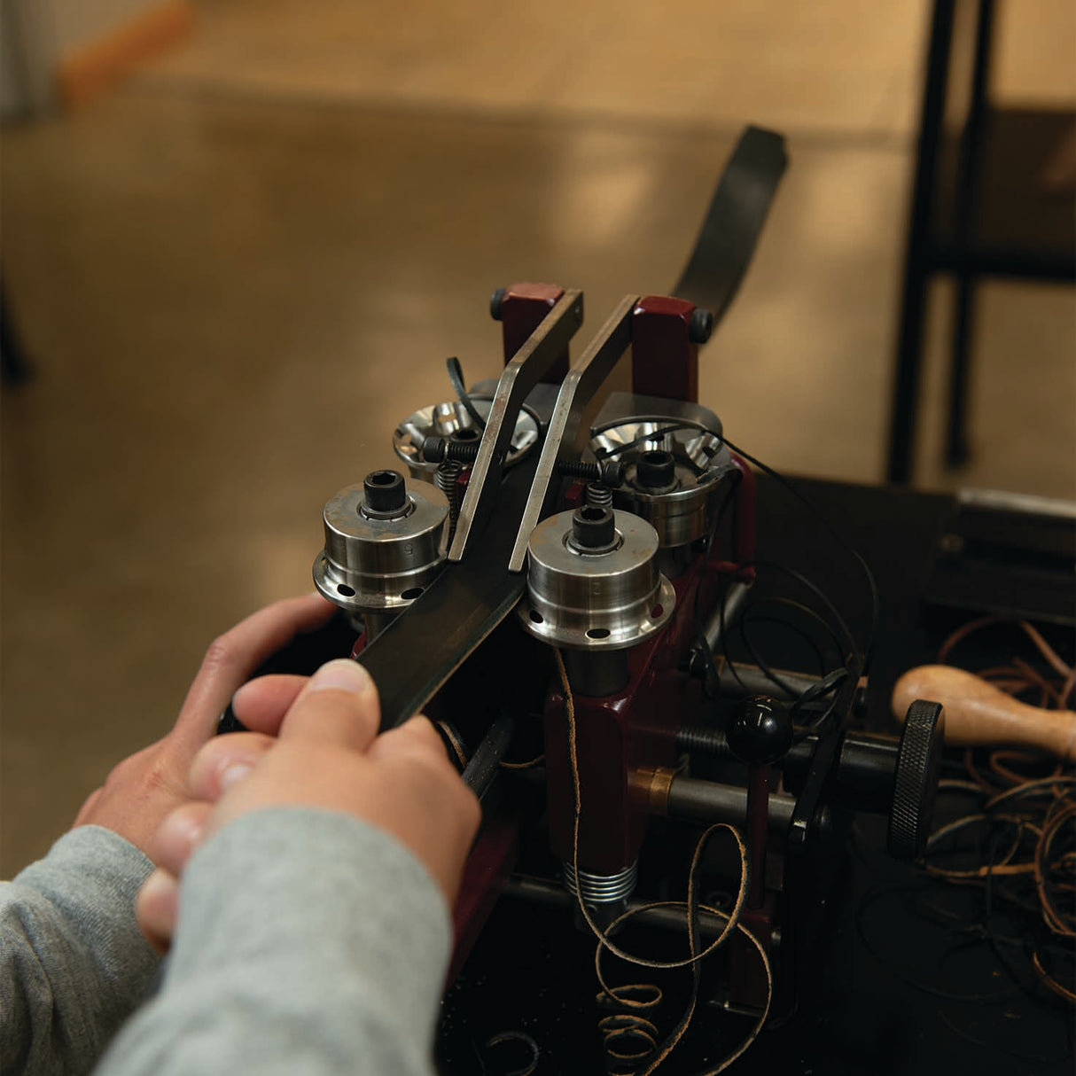 Master Tool Deluxe EZ Edge Strap Beveler