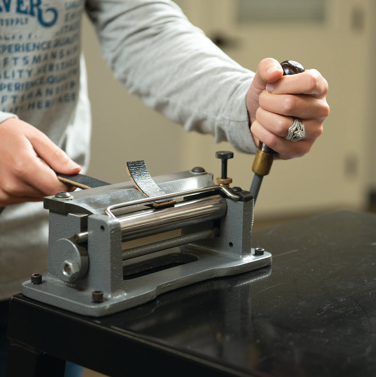 Economy Weaver Leather Skiver