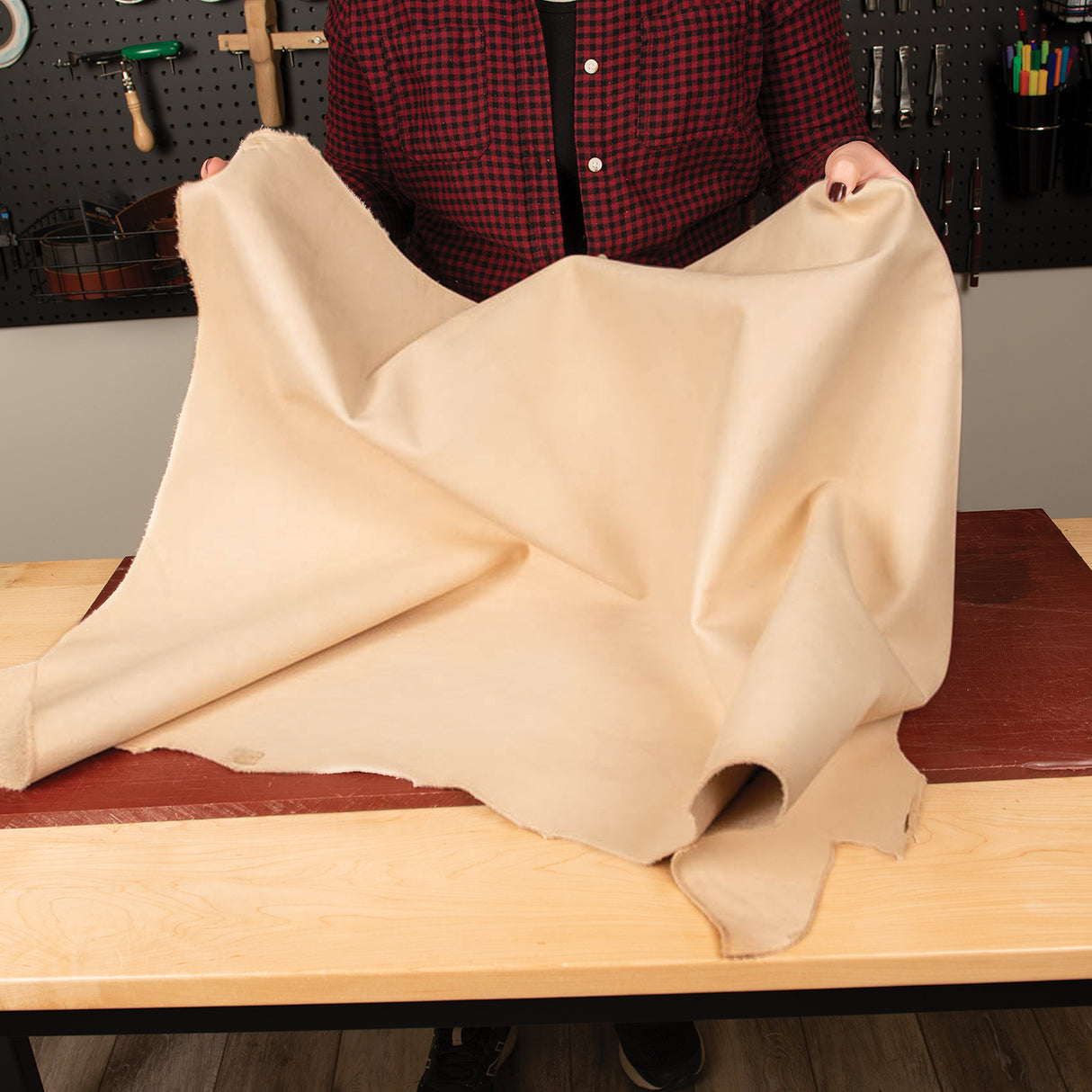 Soft Veg-Tan Double Shoulder, 3 to 4 oz.