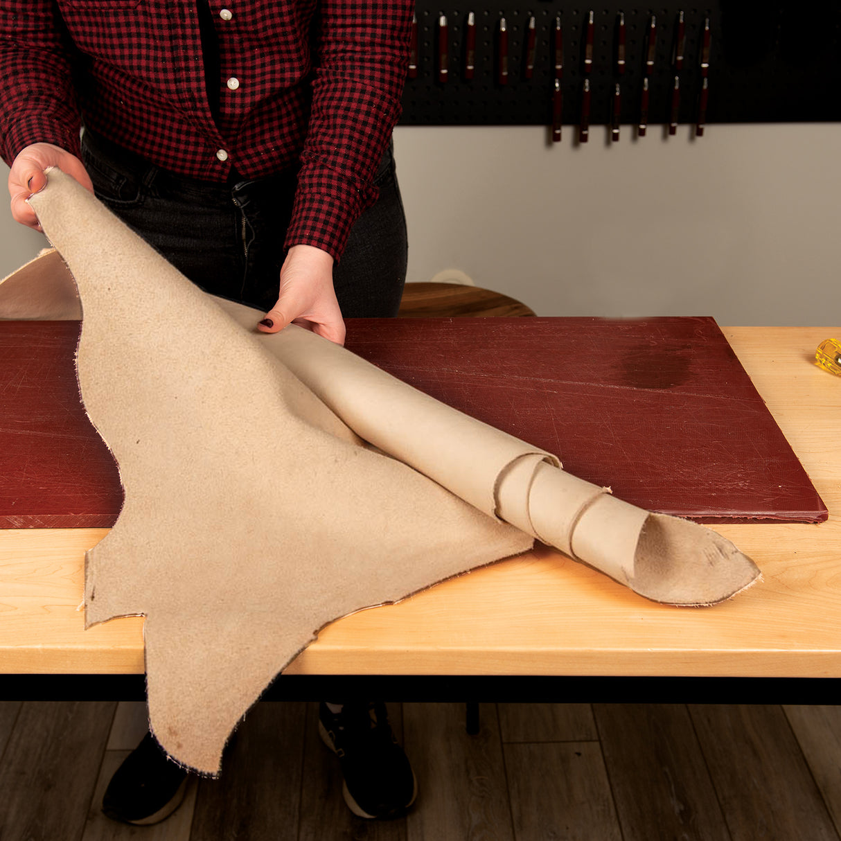 Soft Veg-Tan Double Shoulder, 3 to 4 oz.