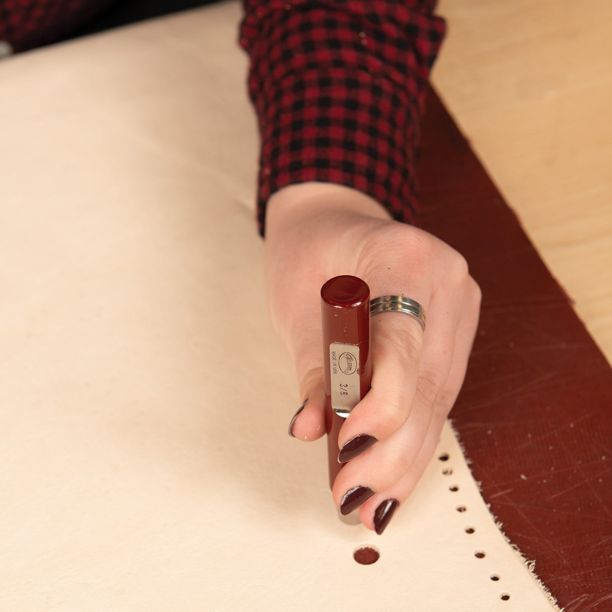 Soft Veg-Tan Double Shoulder, 3 to 4 oz.