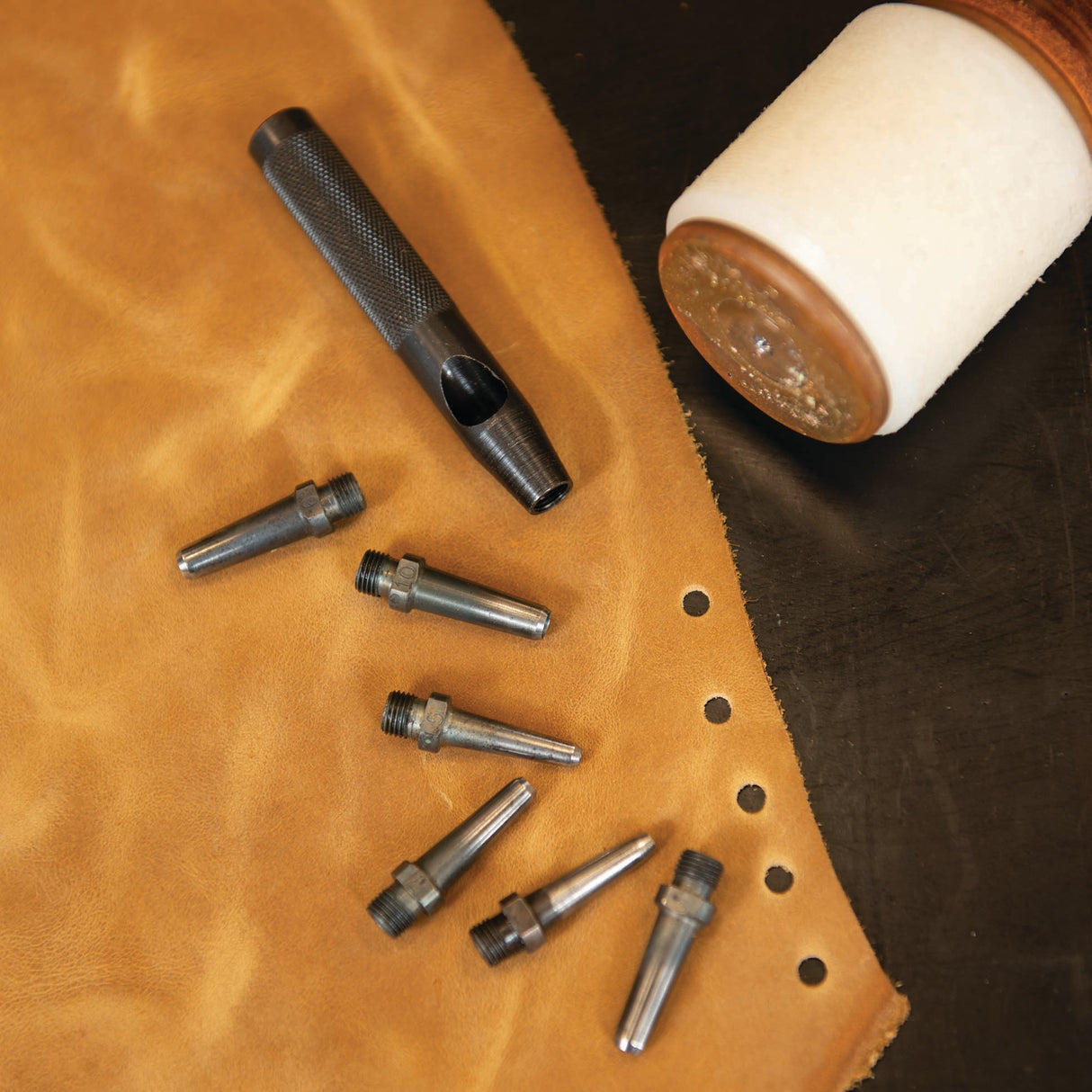 Sample, Redrock Waxy Pull-Up Leather, 3-4 oz.