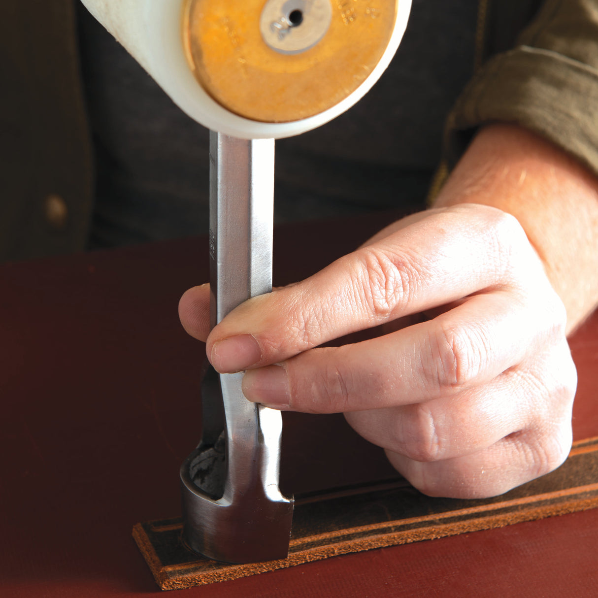 Round Point Strap End Punch