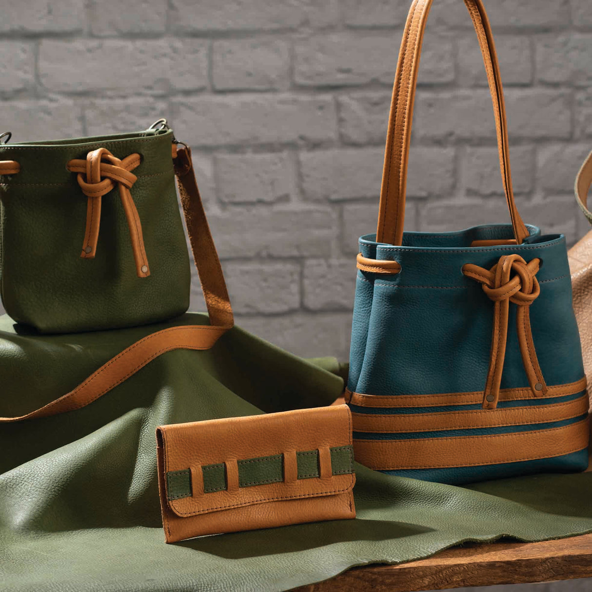 La Bretagna, Arizona Raw Italian Double Shoulders, 4 to 5 oz.