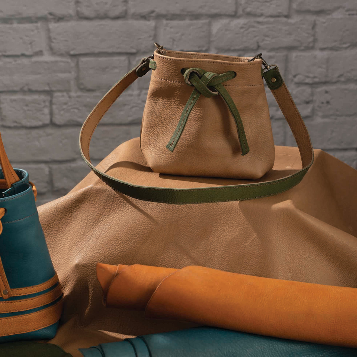 La Bretagna, Arizona Raw Italian Double Shoulders, 4 to 5 oz.