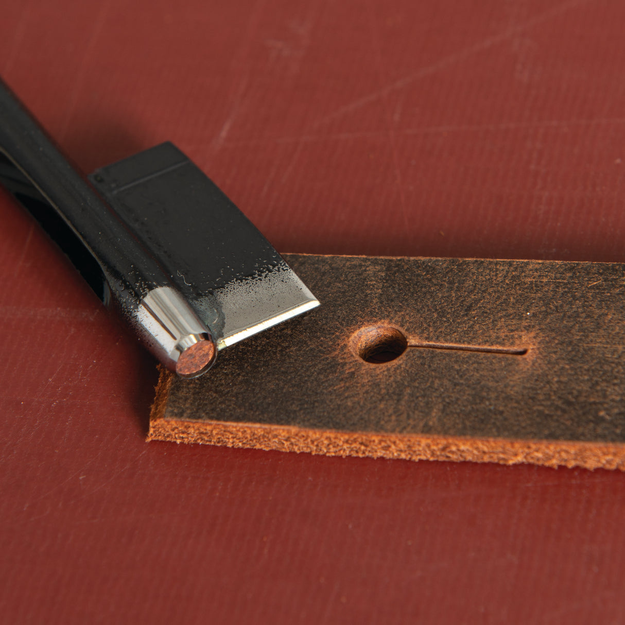 Round Button Hole Punch