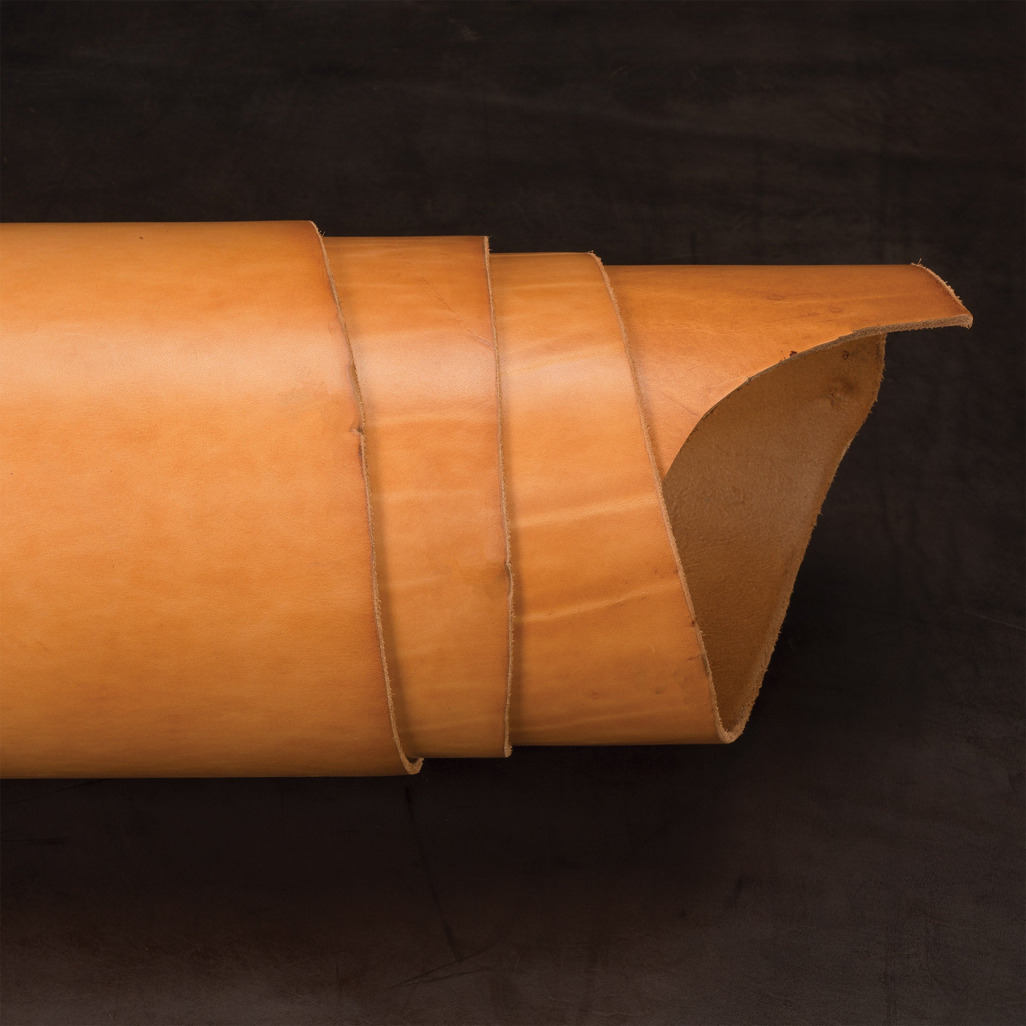 (タケ)￼新古品 リラックスフィット HORSE LEATHER Hermann Oak® English Bridle Leather - Weaver Leather Supply