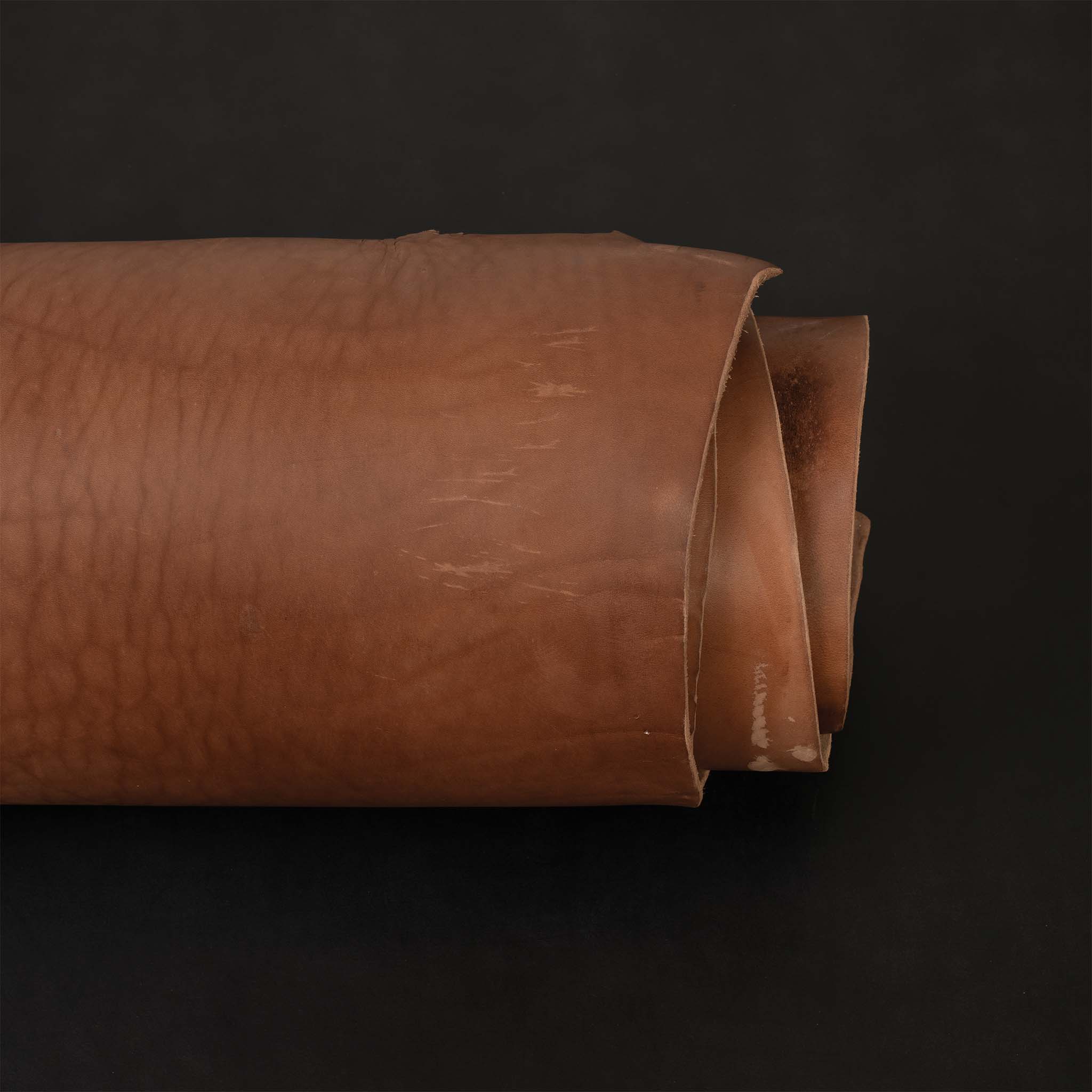 (タケ)￼新古品 リラックスフィット HORSE LEATHER Hermann Oak® Saddle Skirting Leather - Weaver Leather Supply