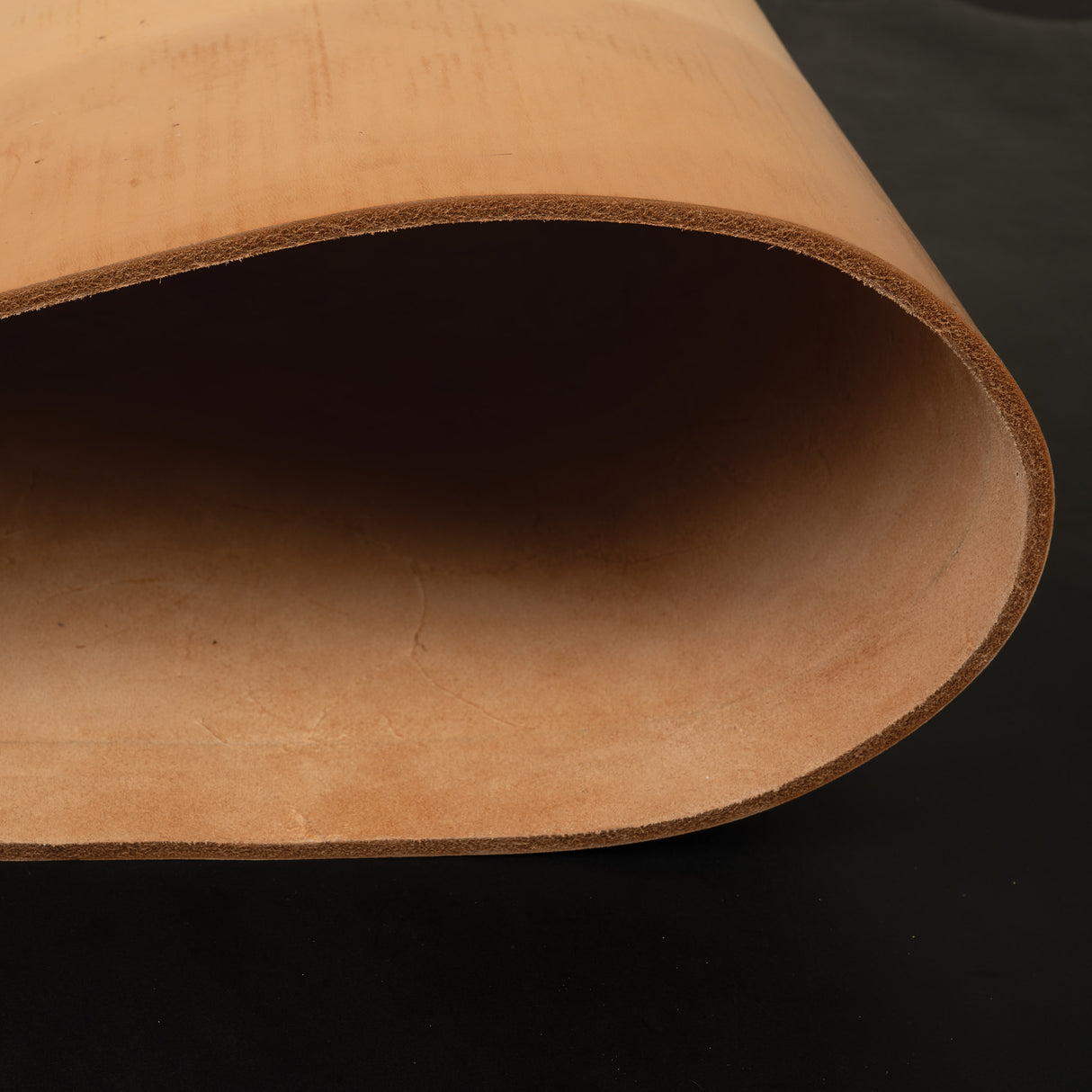 Economy Skirting Leather Side, 13/15 oz.