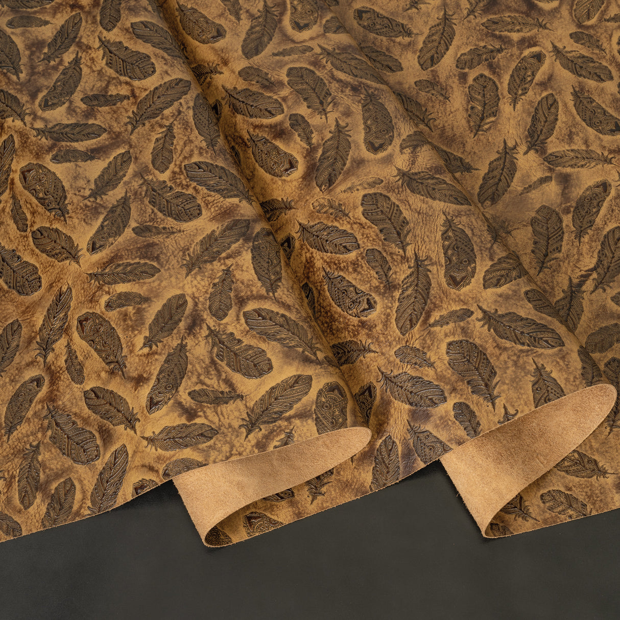 Embossed Leather, 2/3 oz., Mini Plumas Brown