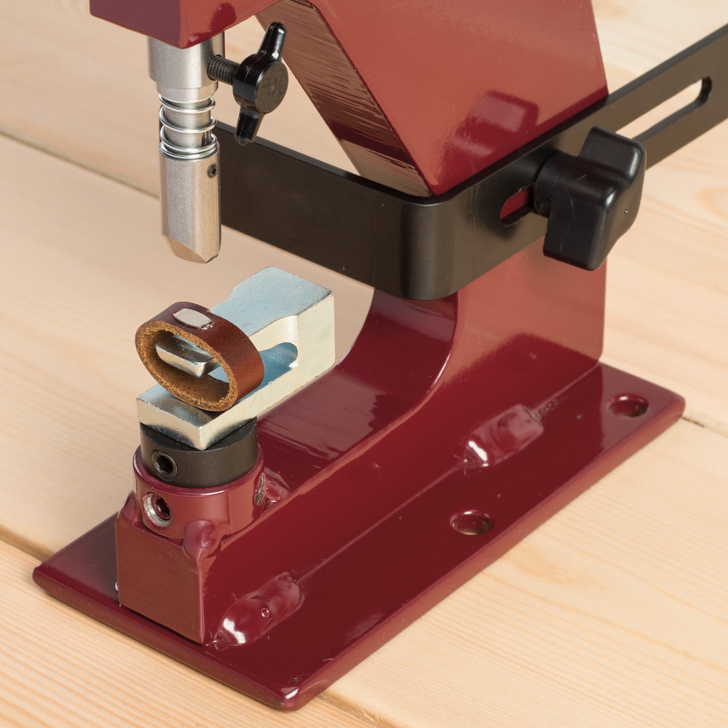 Slide Loop Staple Setter with Loop Anvil – Weaver Leather Supply