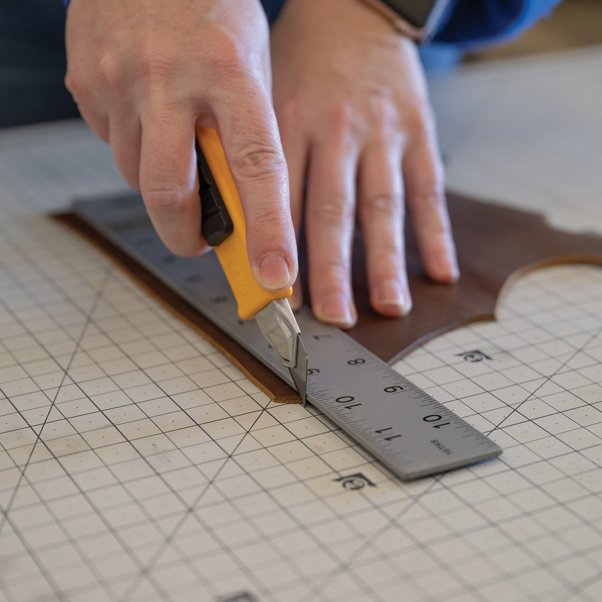 Olfa® 18mm L-2 Classic Heavy-Duty Utility Knife with Rubber Inset