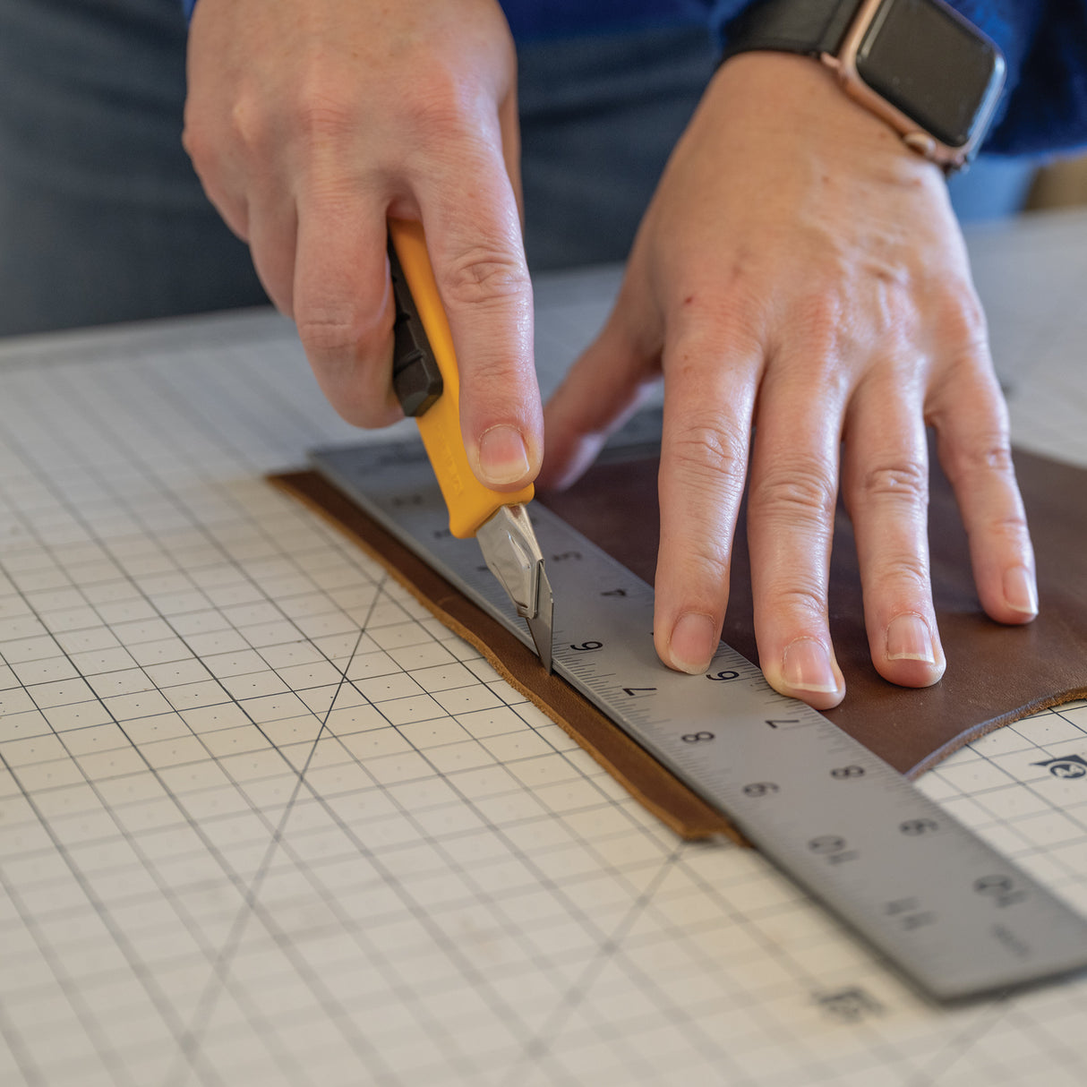 Olfa® 18mm L-2 Classic Heavy-Duty Utility Knife with Rubber Inset