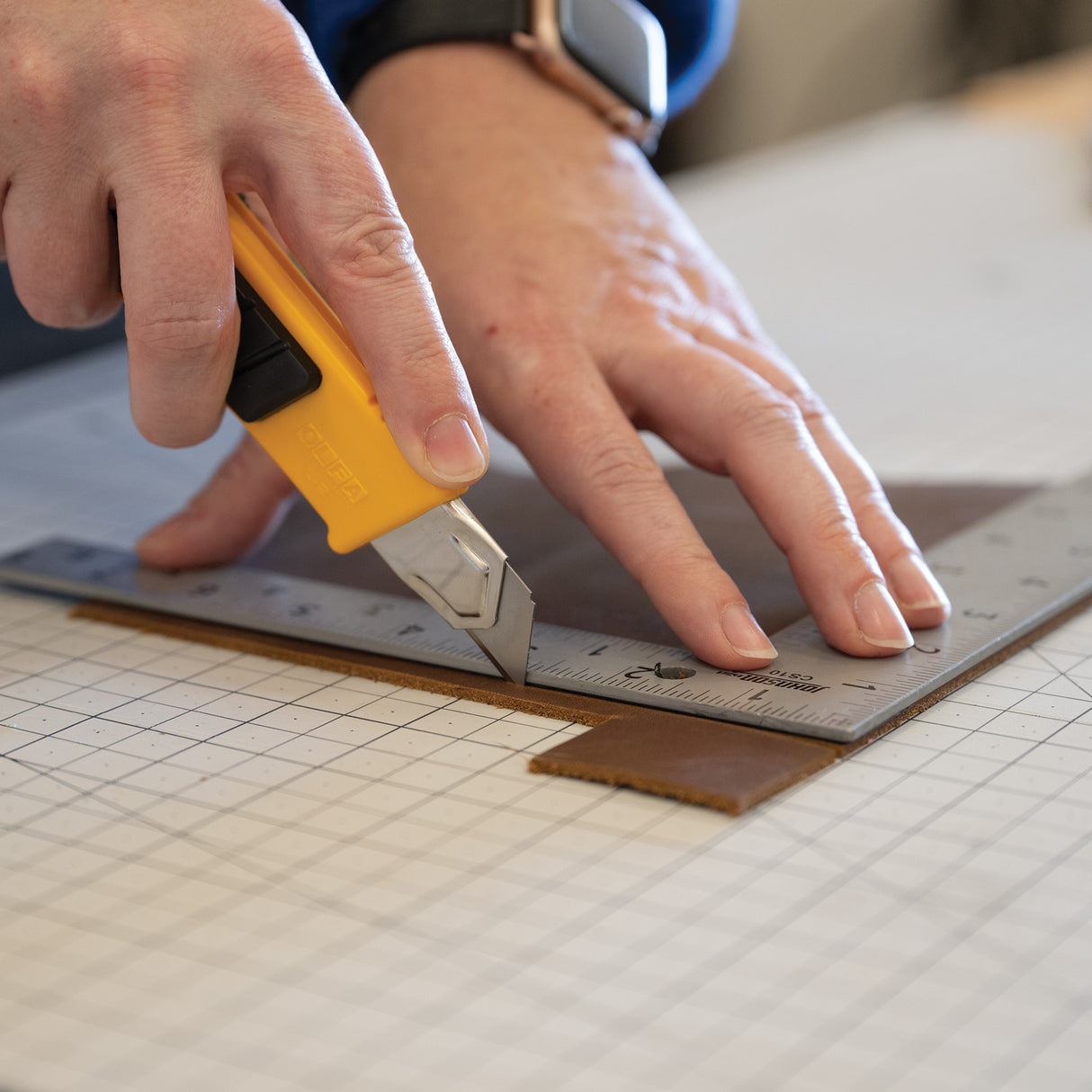 Olfa® 18mm L-2 Classic Heavy-Duty Utility Knife with Rubber Inset