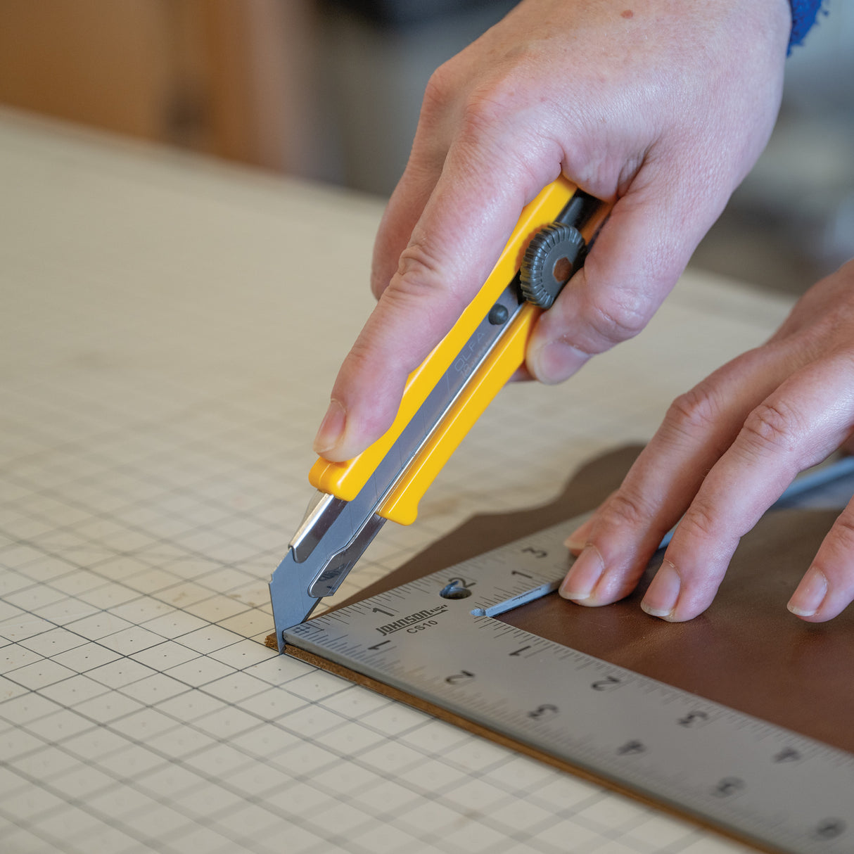 Olfa® 18mm L-2 Classic Heavy-Duty Utility Knife with Rubber Inset