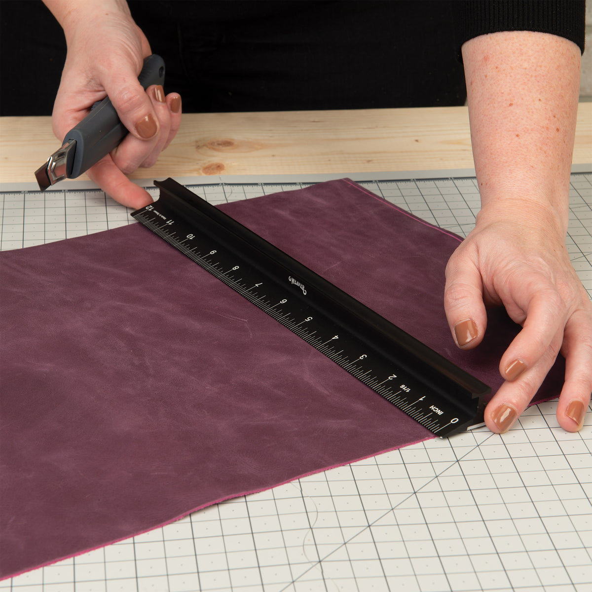 Safety Cutter Ruler Safety Cutting Ruler – Weaver Leather Supply
