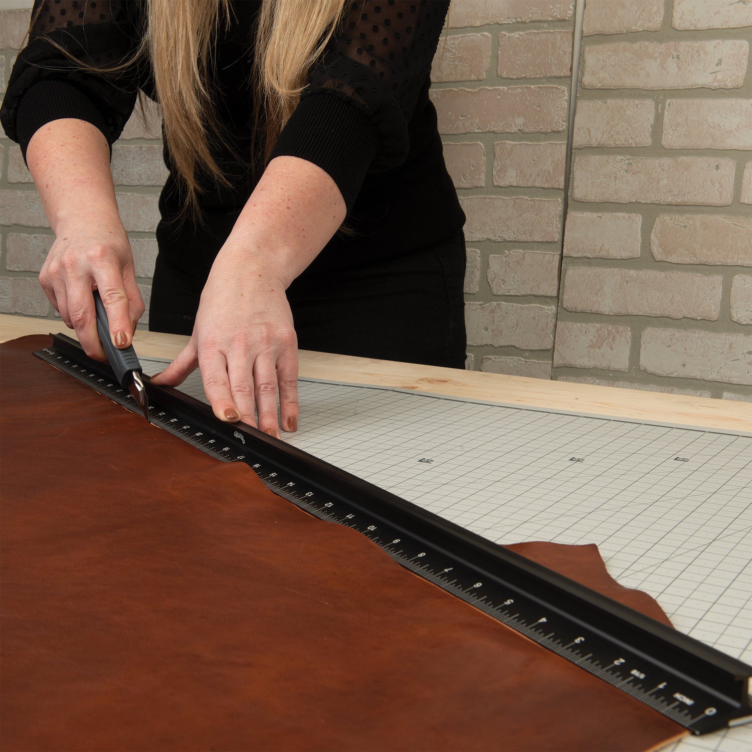Safety Cutting Ruler – Weaver Leather Supply