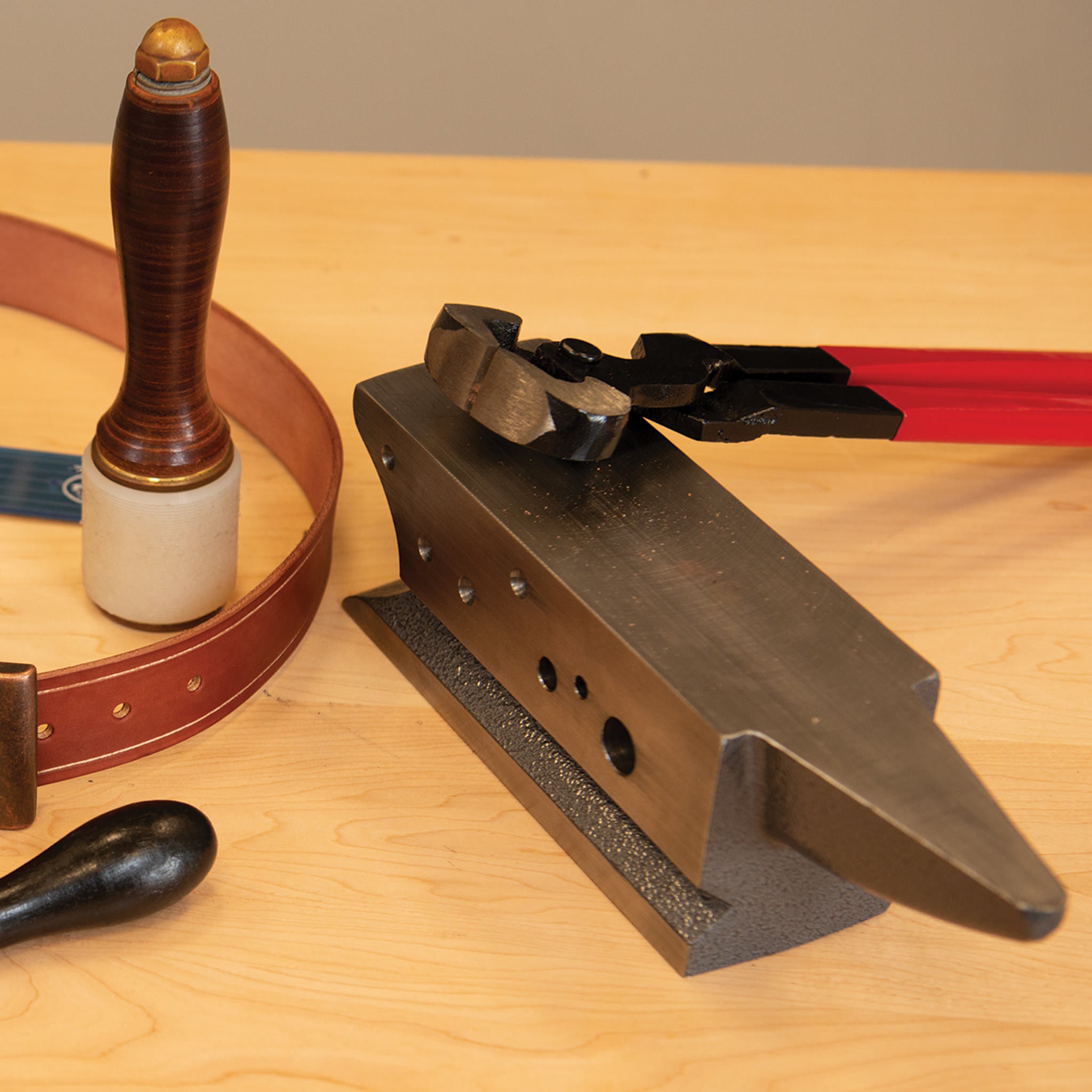 Harnessmaker's Combination Anvil – Weaver Leather Supply