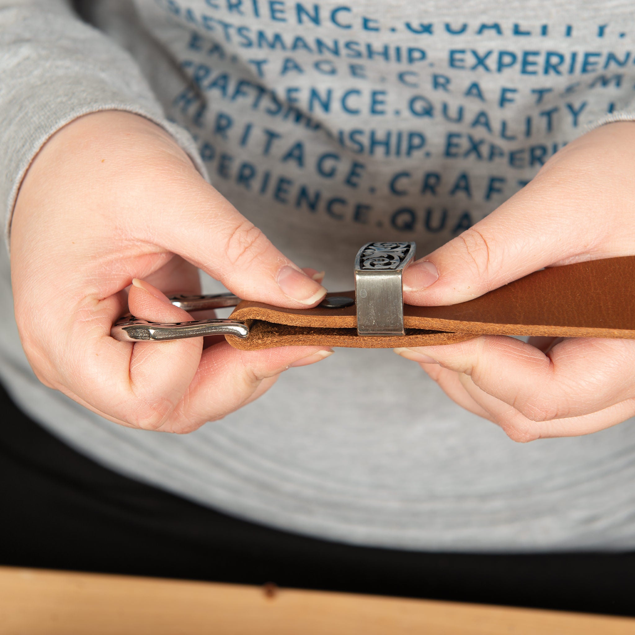 408 Jeremiah Watt Accented Belt Loop – Weaver Leather Supply